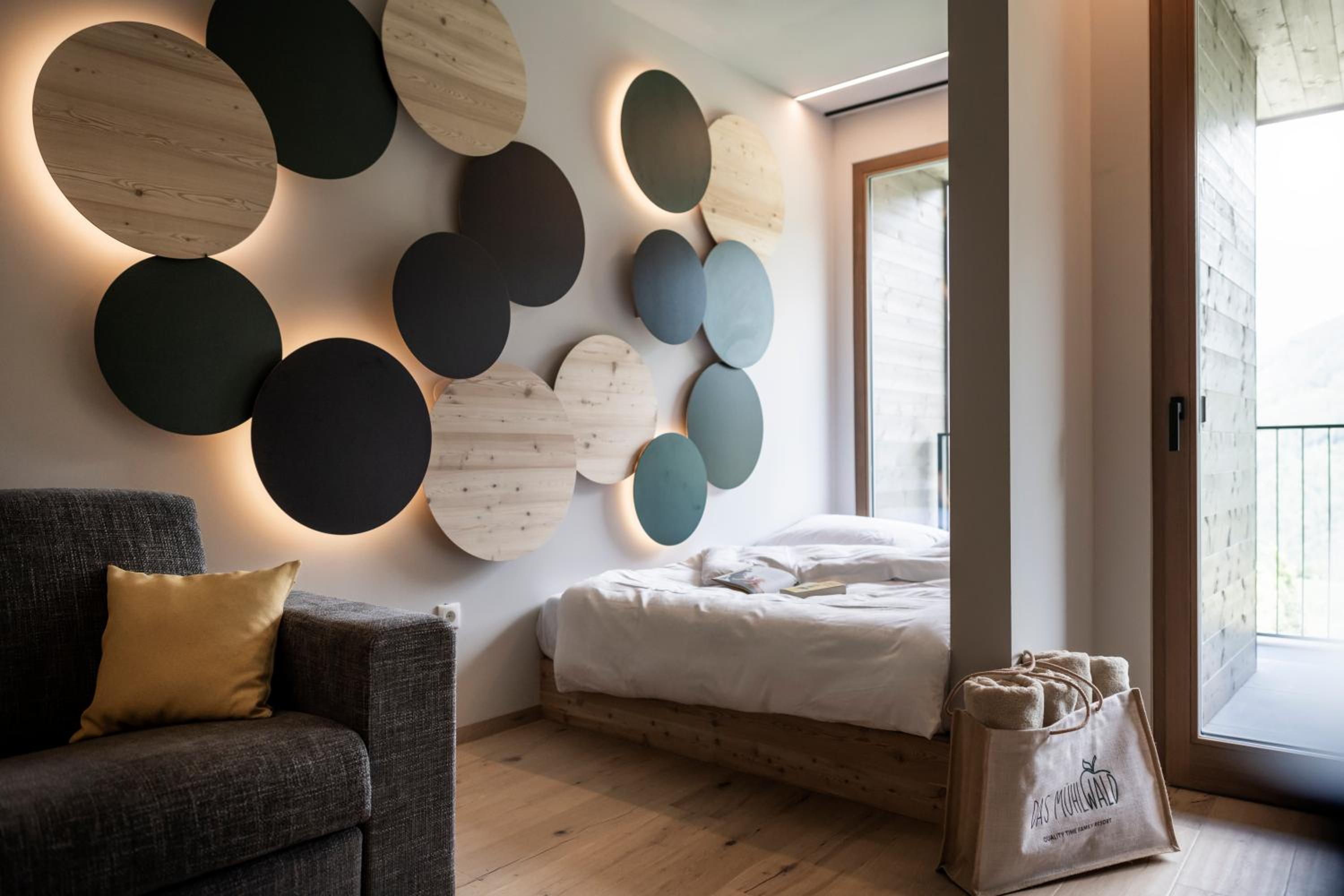 Junior Suite with Balcony - Photo 6