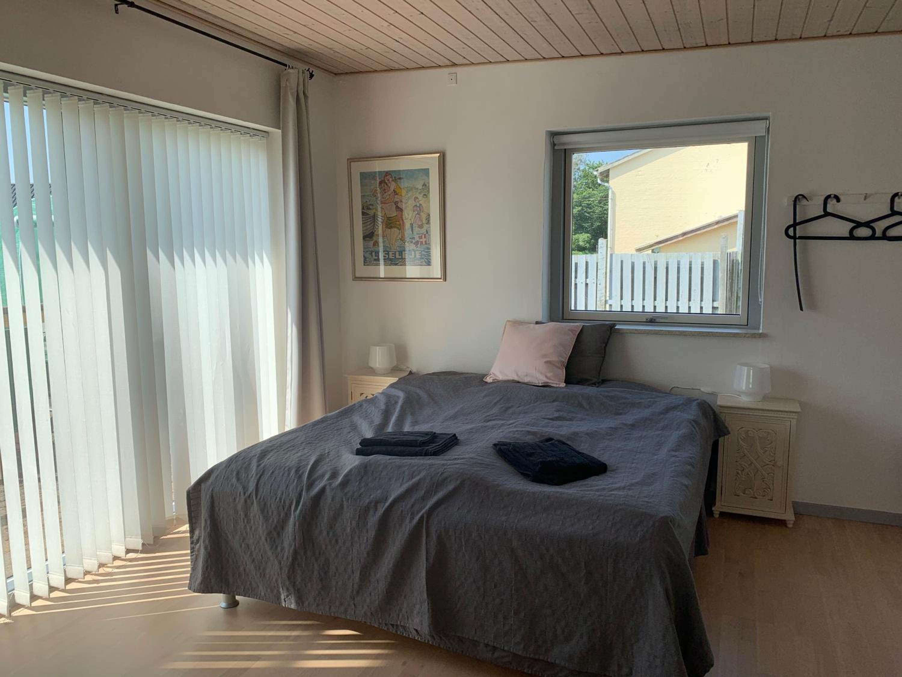 Bungalow with Private Bathroom & Kitchen photo 1