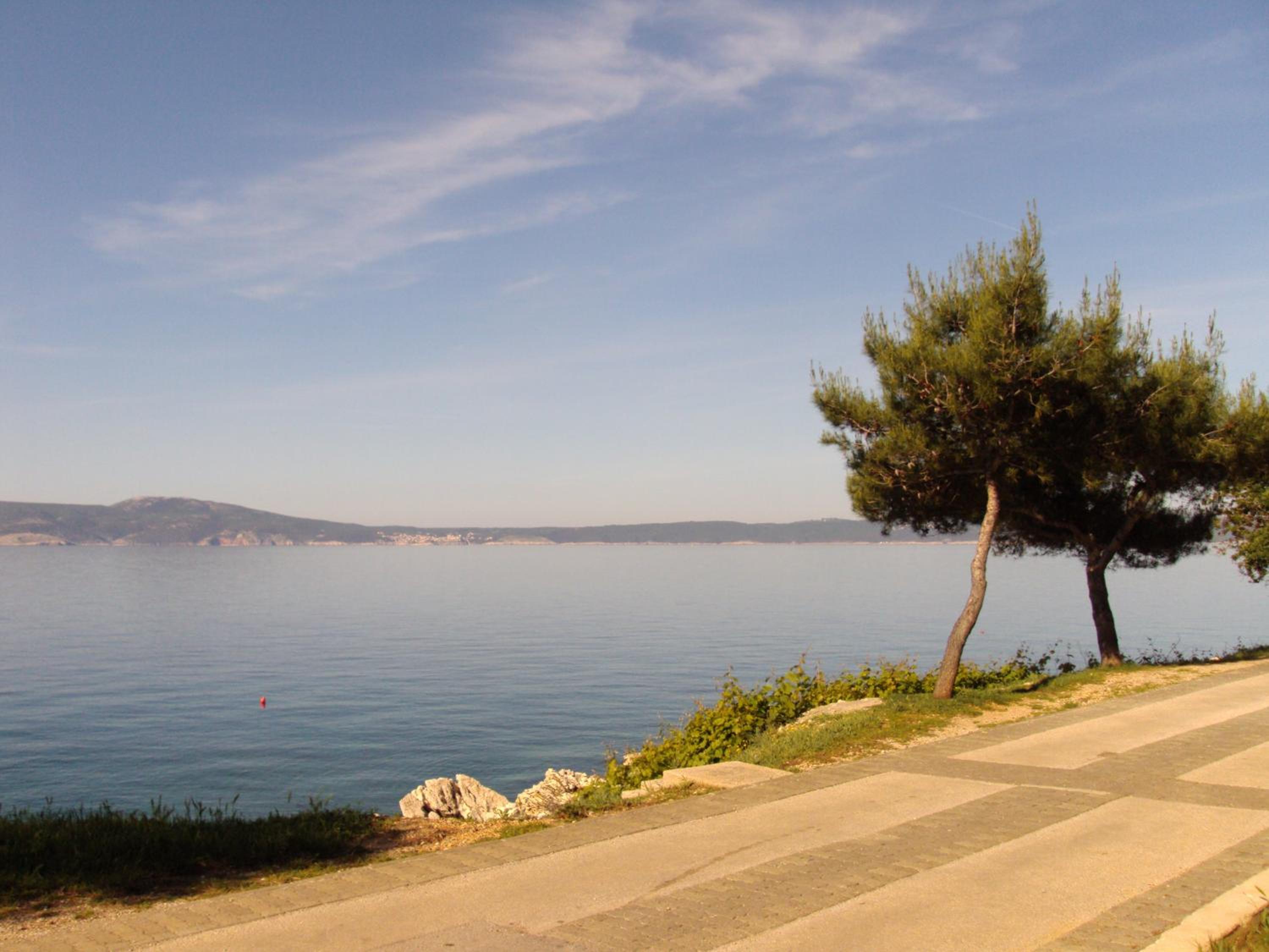 One-Bedroom Apartment with Sea View - Photo 37