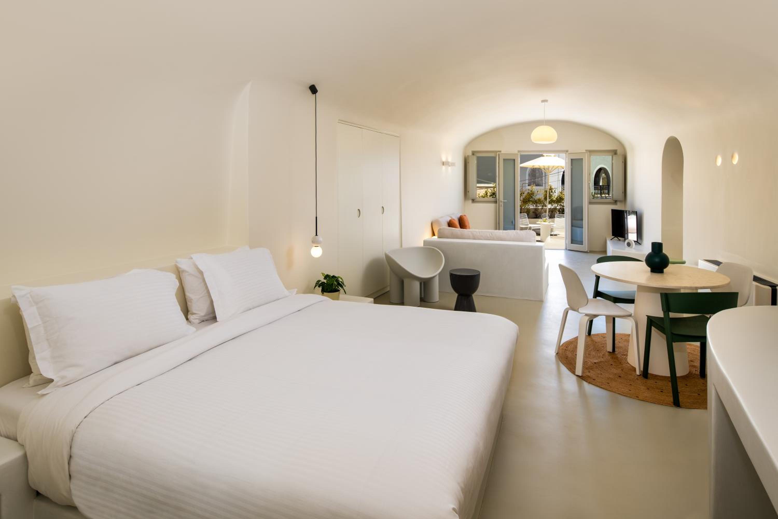 Executive Suite with Private Outdoor Hot Tub