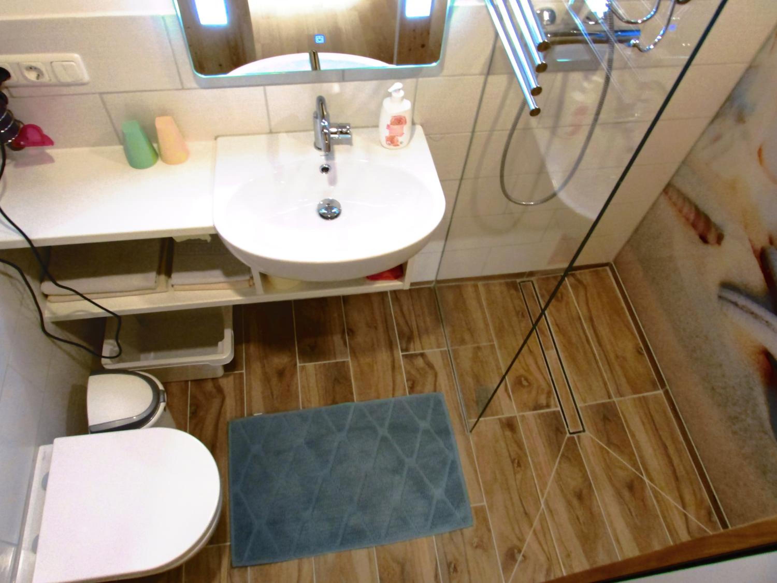 Deluxe Double Room with Shower photo 2