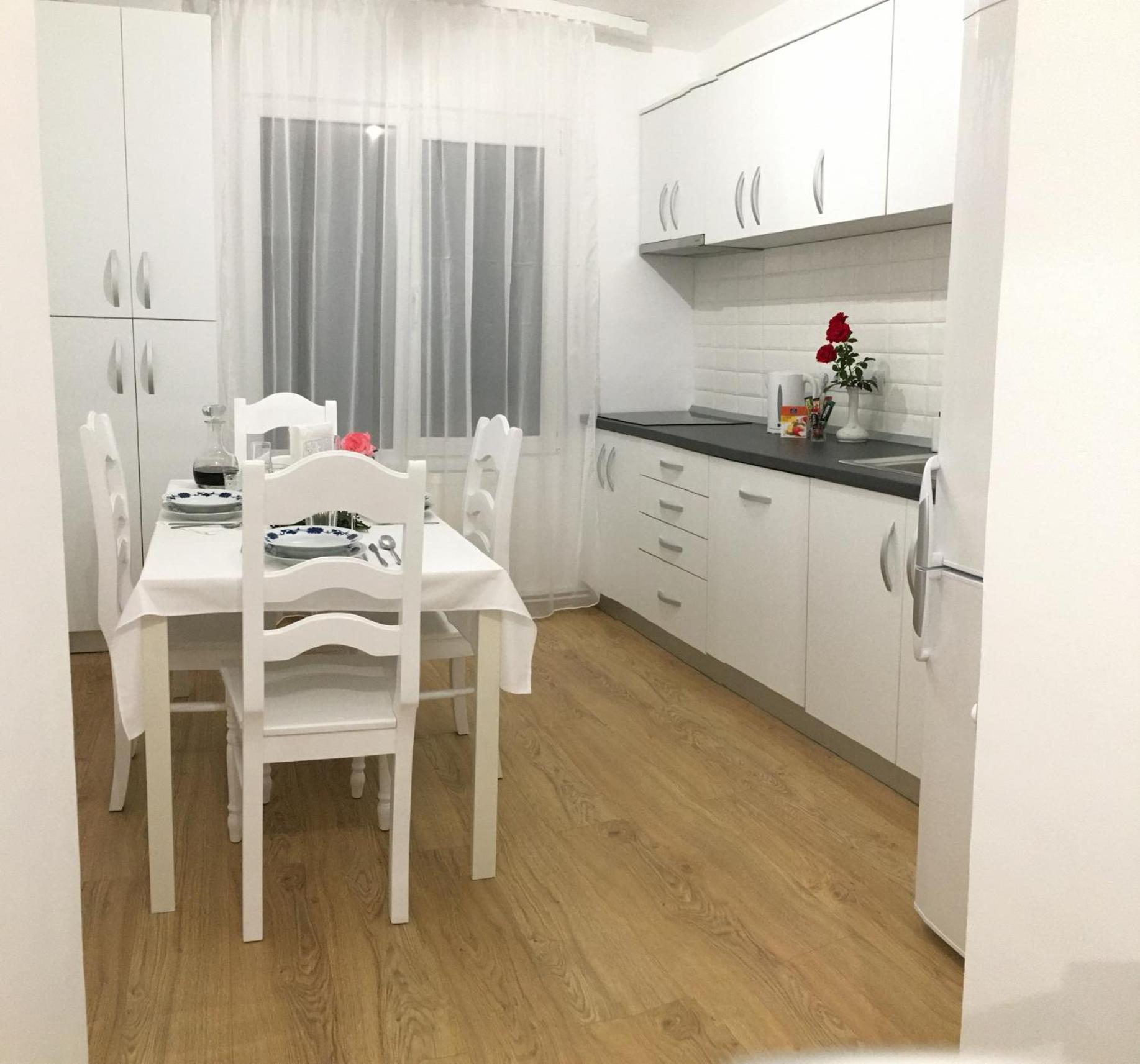 One-Bedroom Apartment - Photo 11