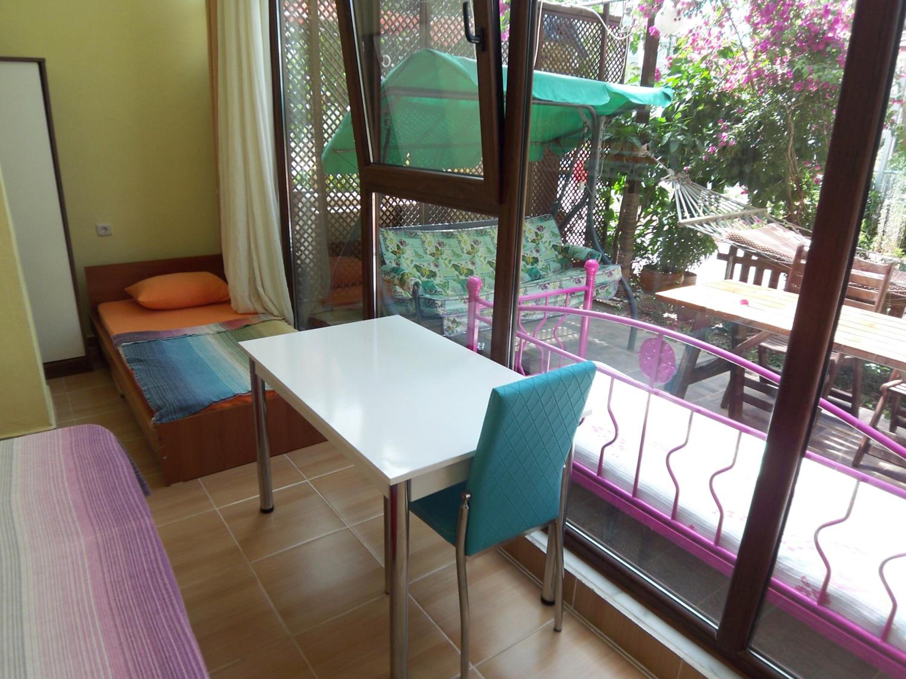 Apartment With Garden View