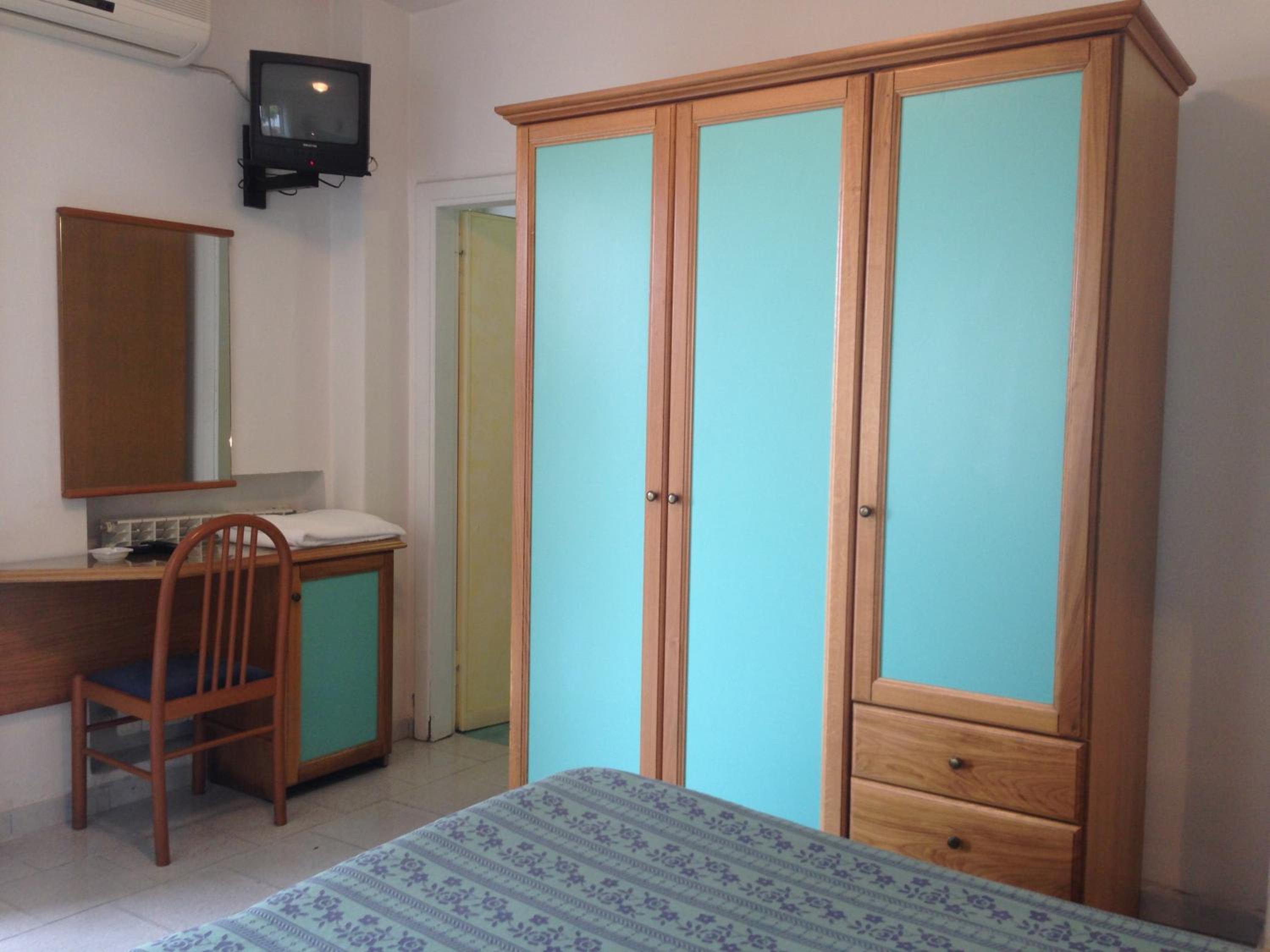 Double or Twin Room - Photo 3