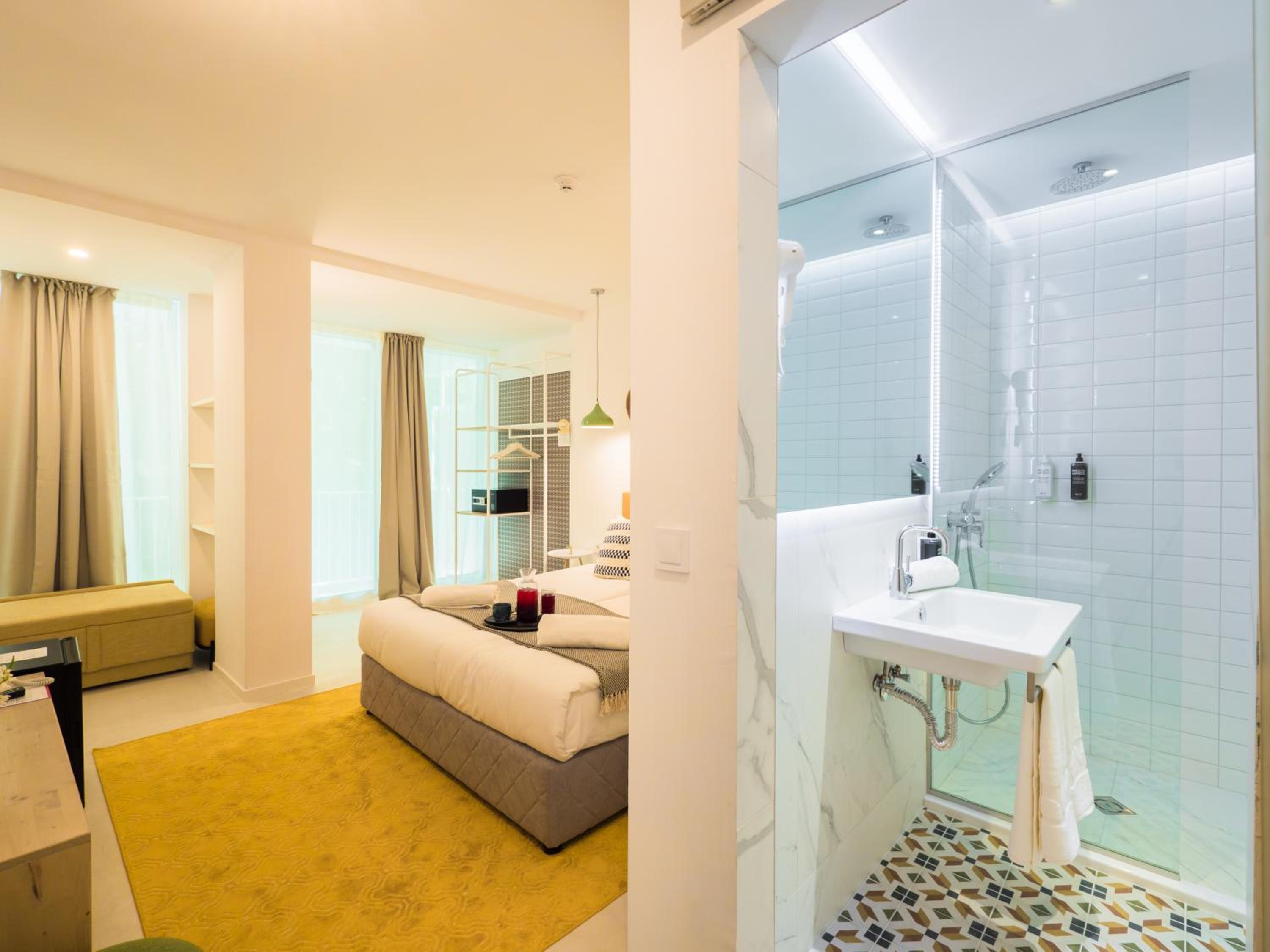 Double Room - Photo 5