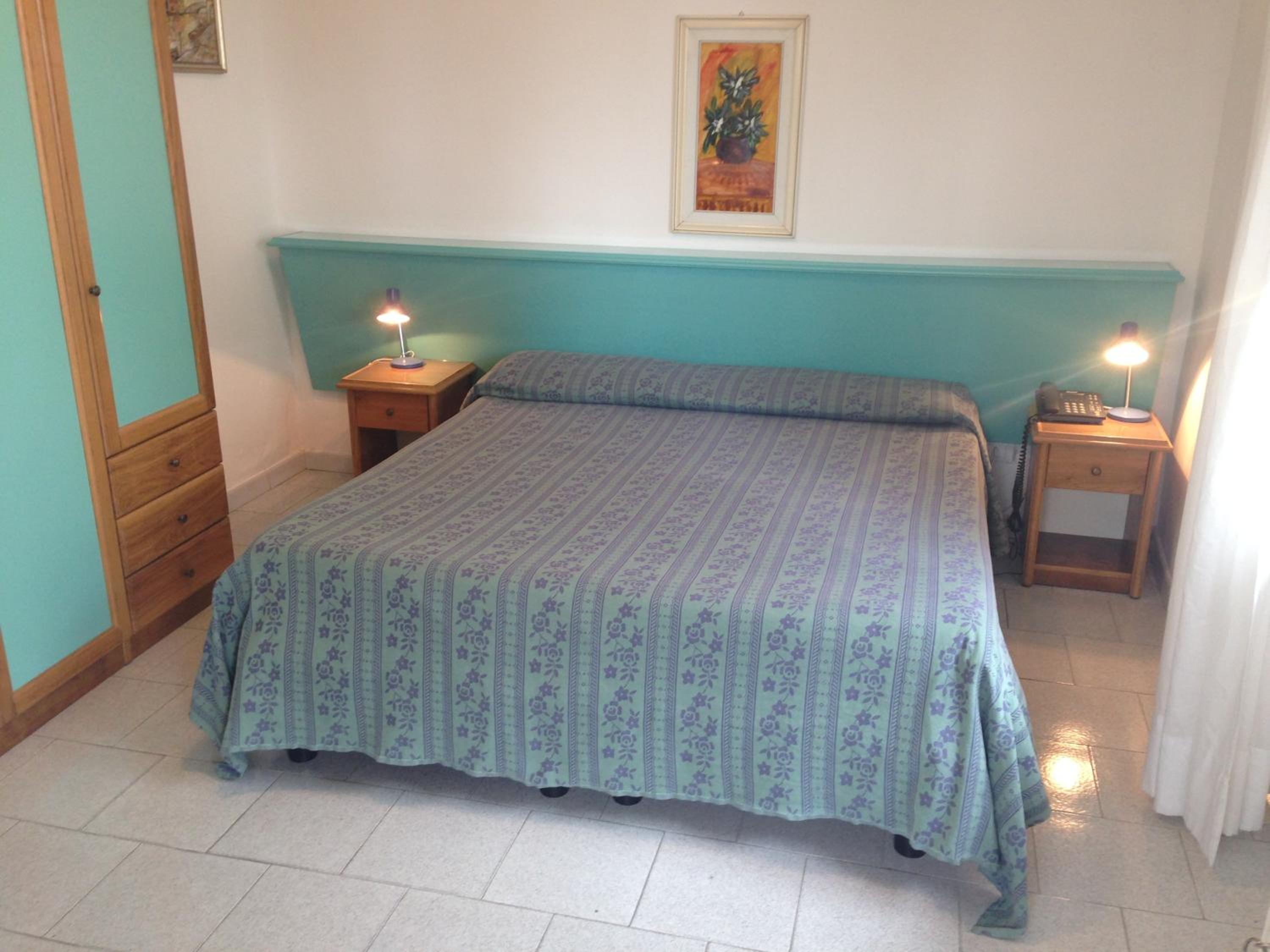 Double or Twin Room - Photo 2