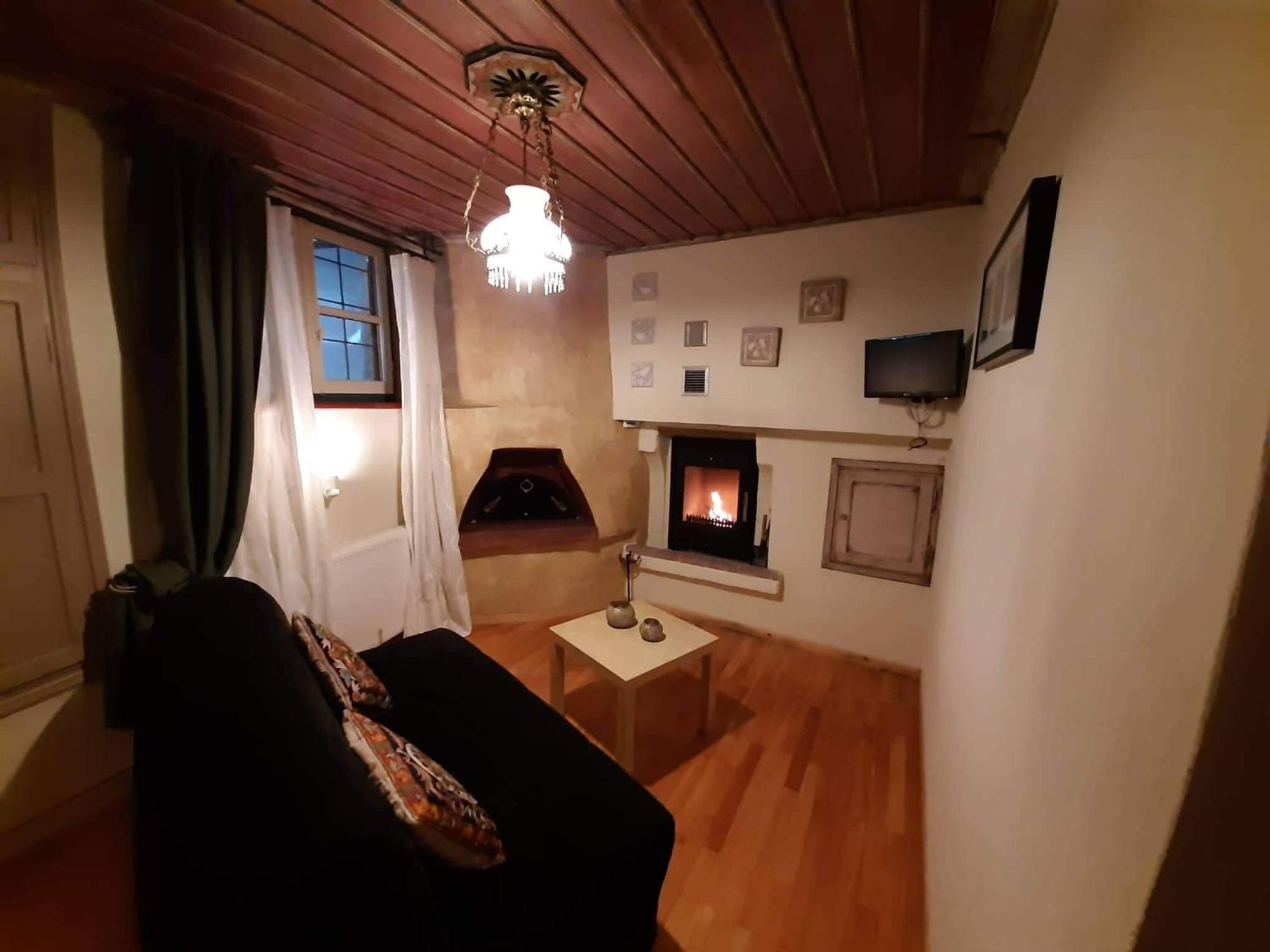 Family Room - Photo 4