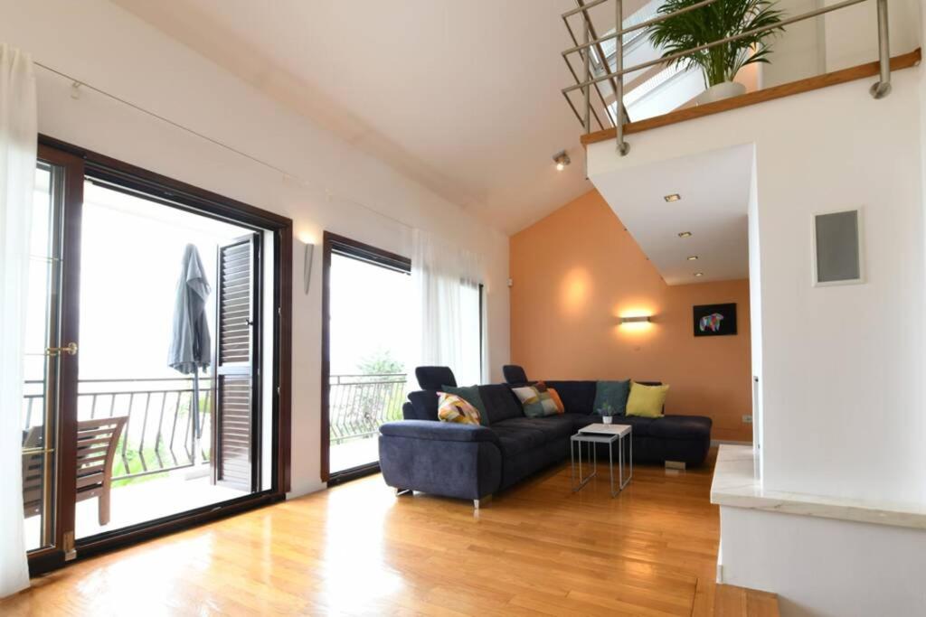 Three-Bedroom House photo 2