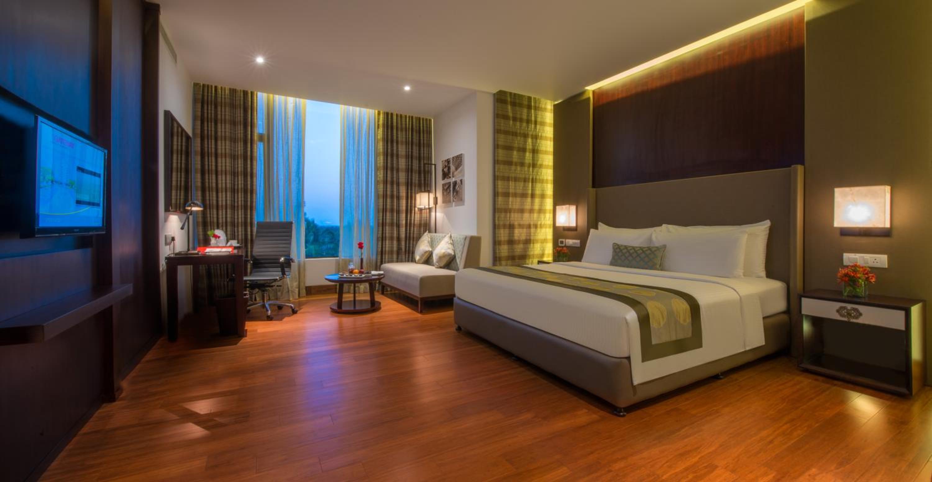 Vivanta Suite Including Both Way Airport Transfers - Photo 16