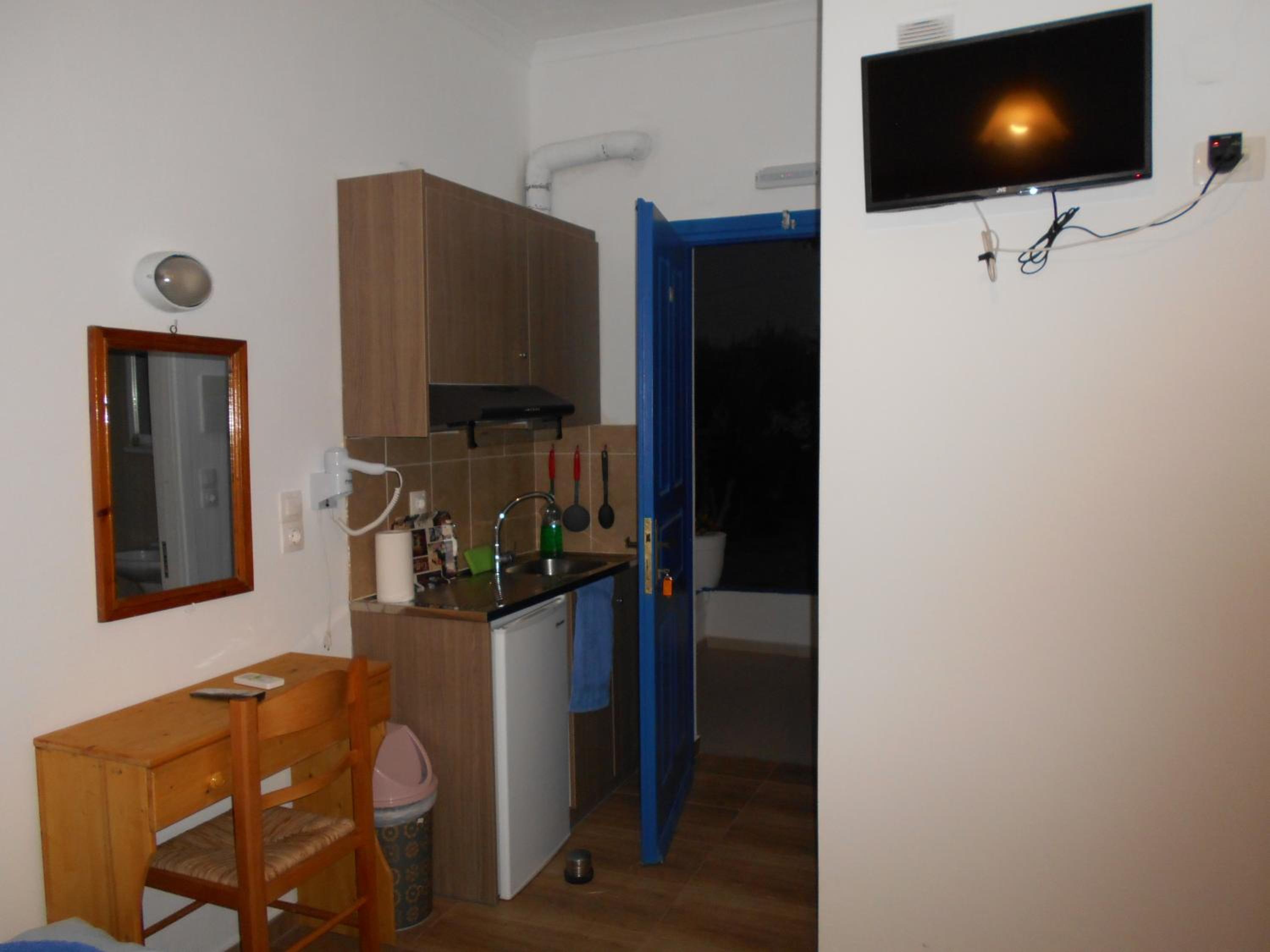 Studio with Balcony photo 2