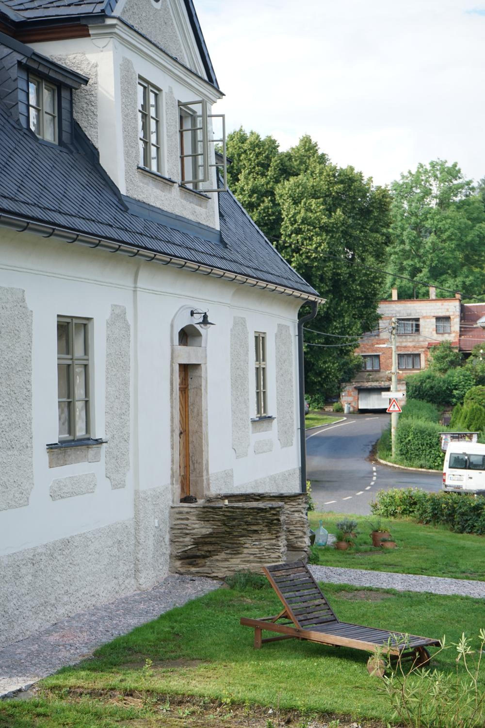 Apartment with Terrace - Photo 4