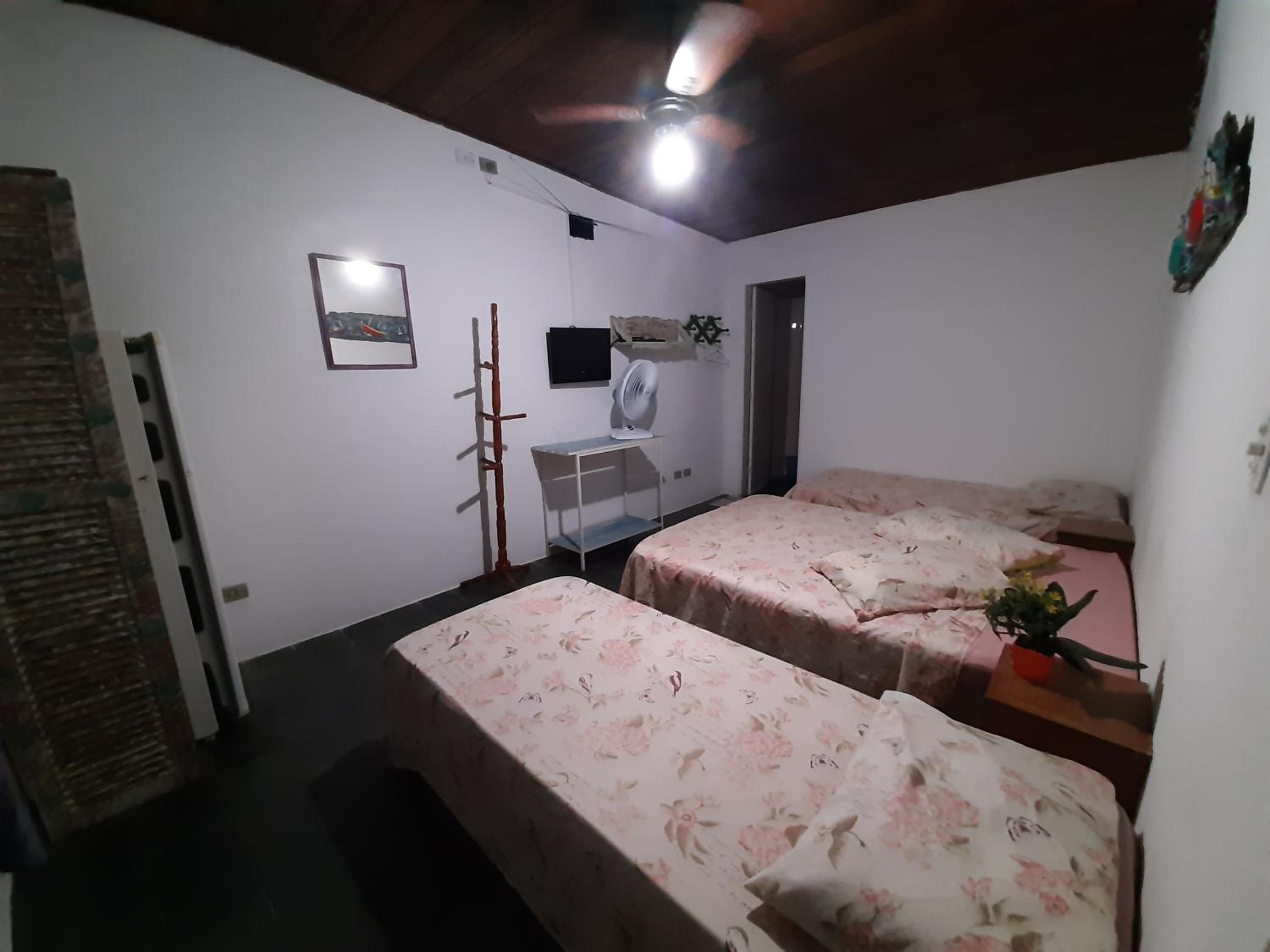 Quadruple Room - Photo 4