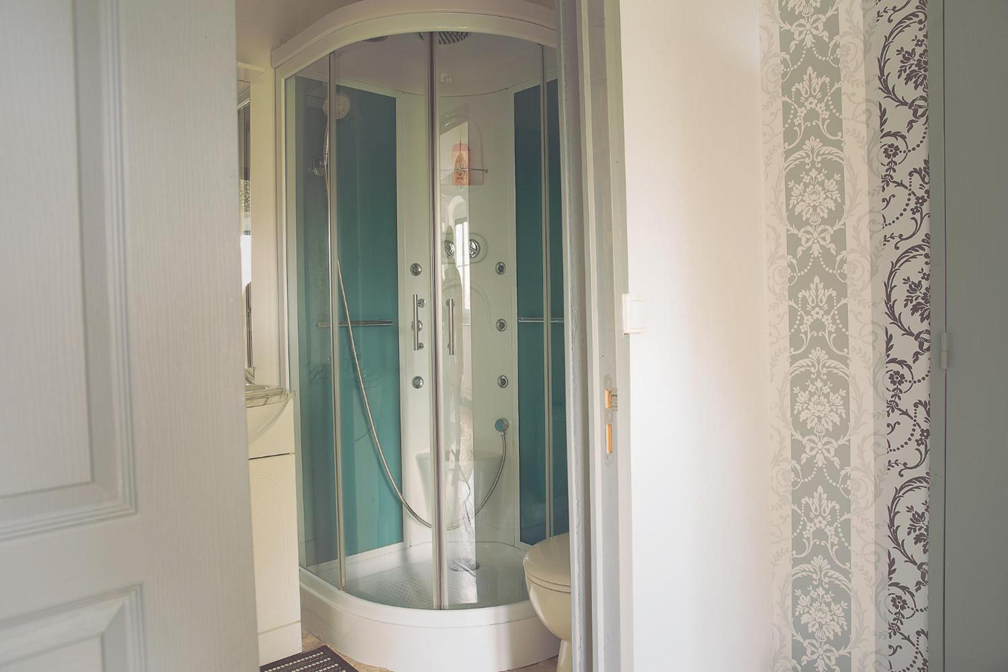 Suite - Photo 3