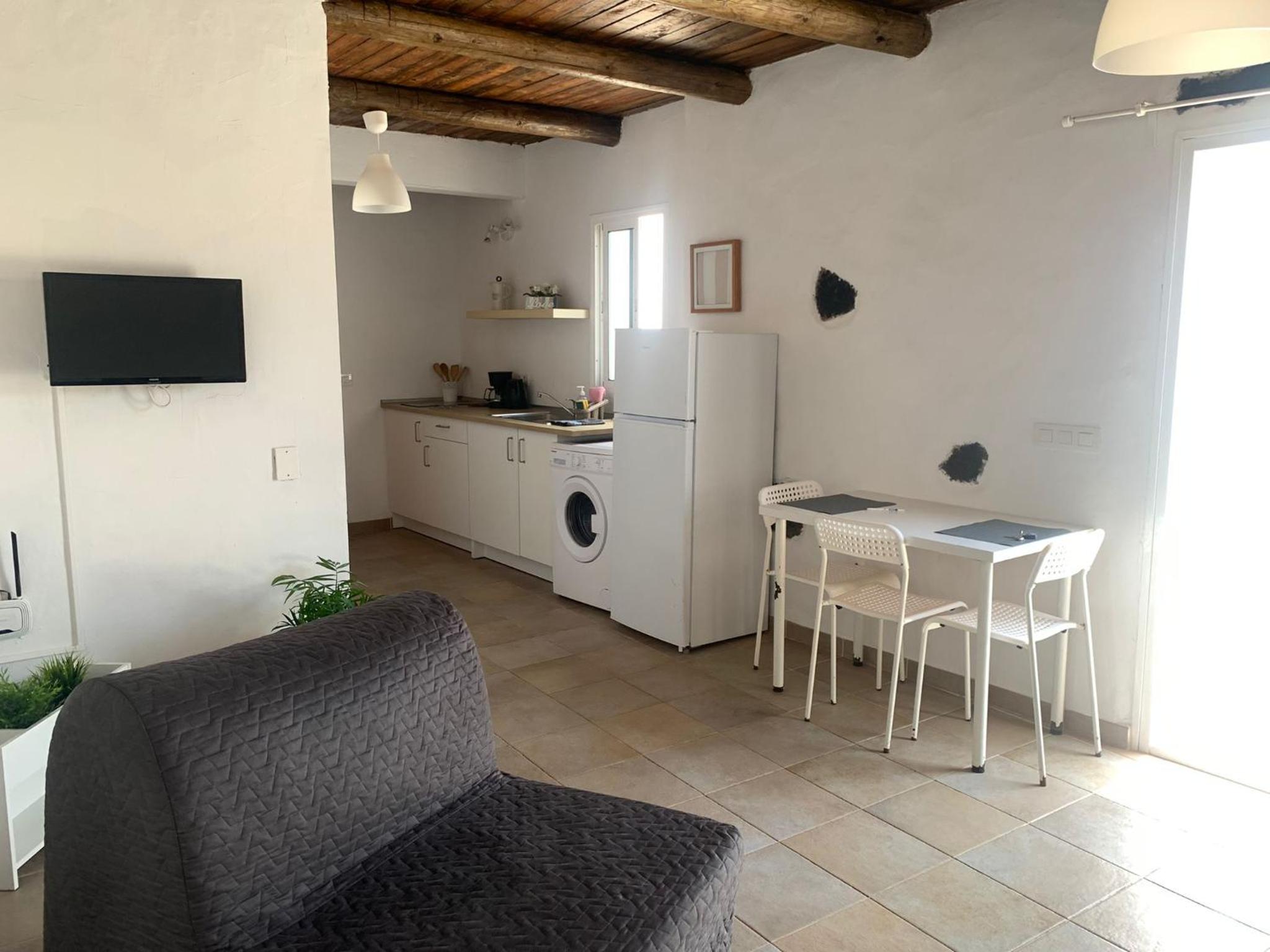 One-Bedroom Apartment - Photo 7