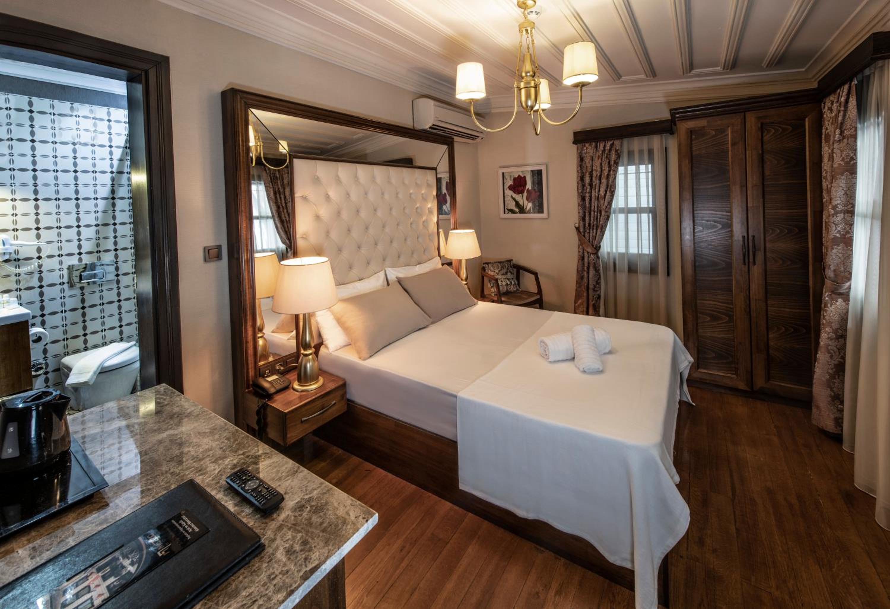Standard Double or Twin Room photo 1