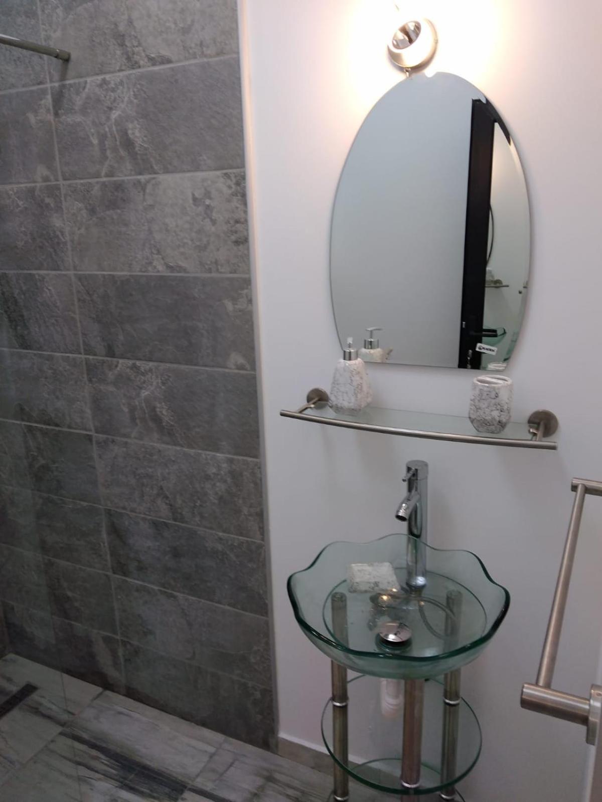 Budget Double Room - Photo 2