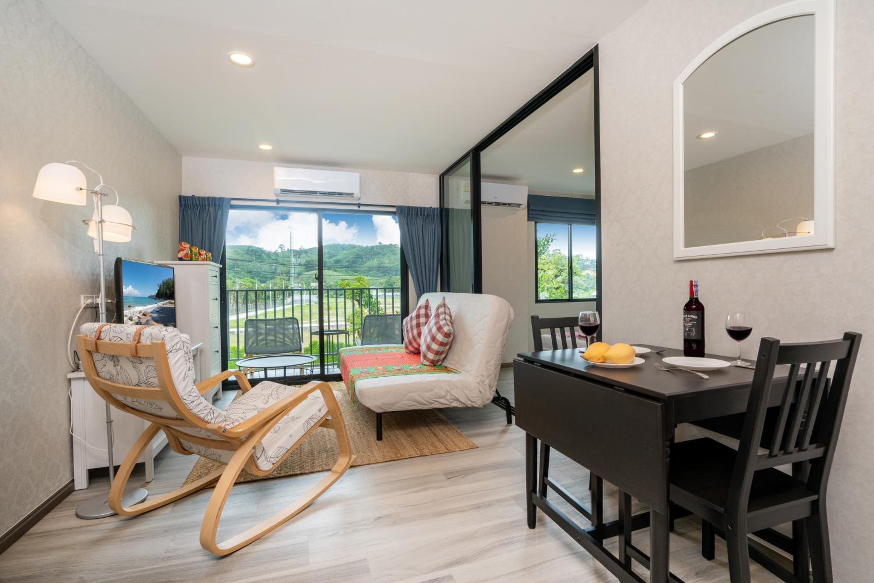 One-Bedroom Apartment with Pool View