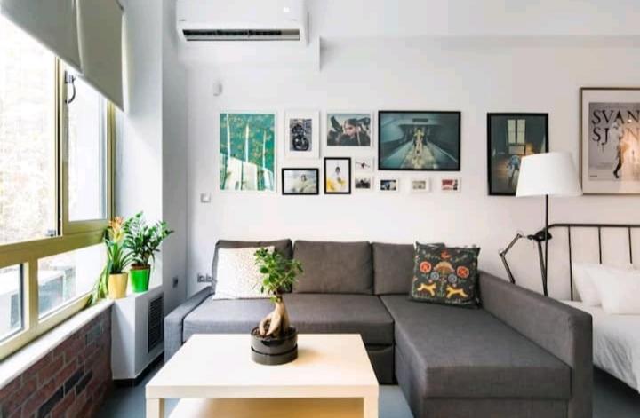 Deluxe Studio
