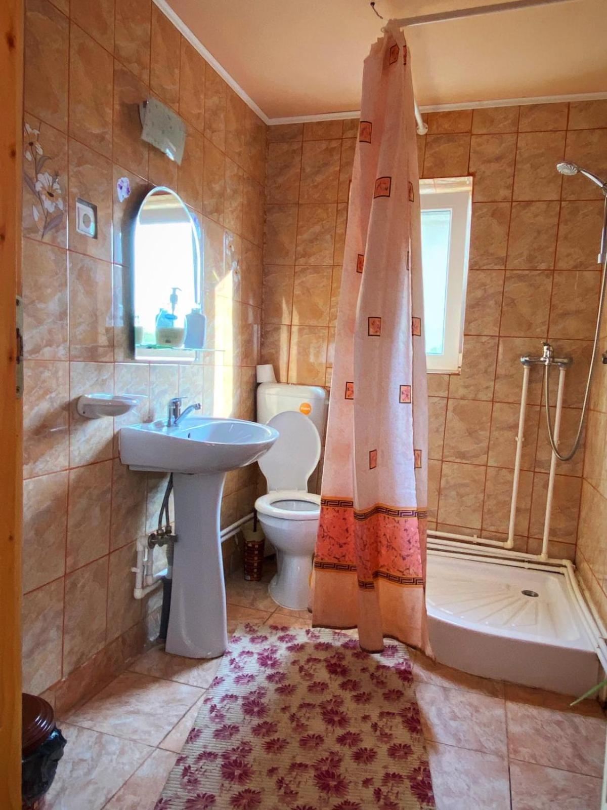 Quadruple Room with Private Bathroom photo 3