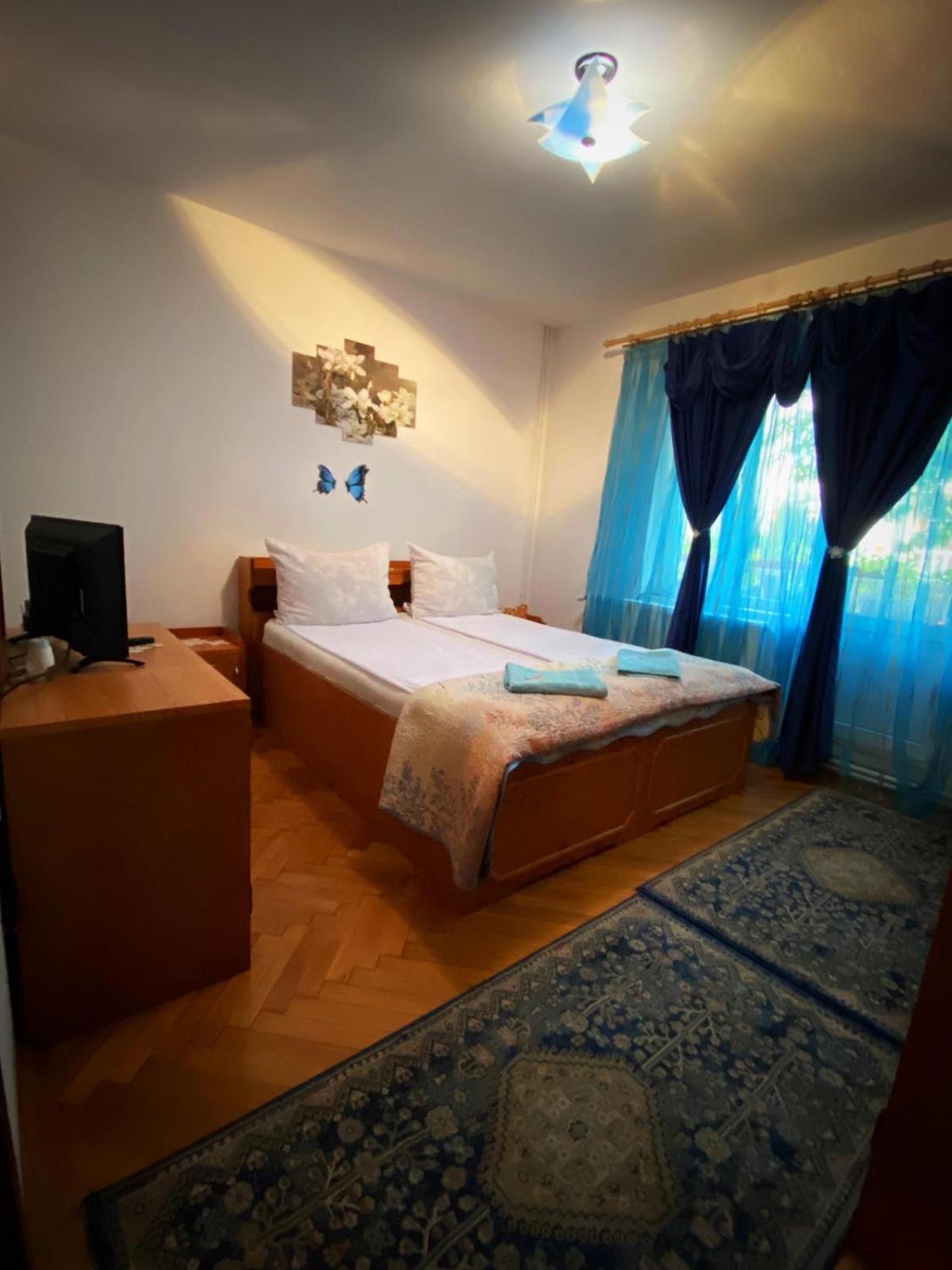 Double Room with Private External Bathroom photo 2