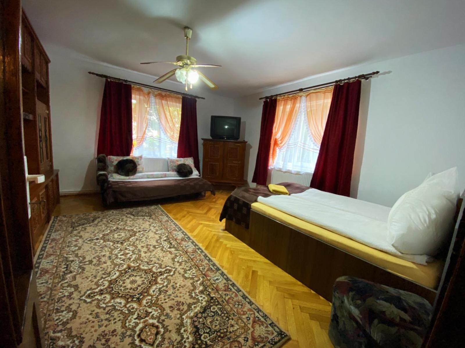 Triple Room with Private Bathroom photo 3