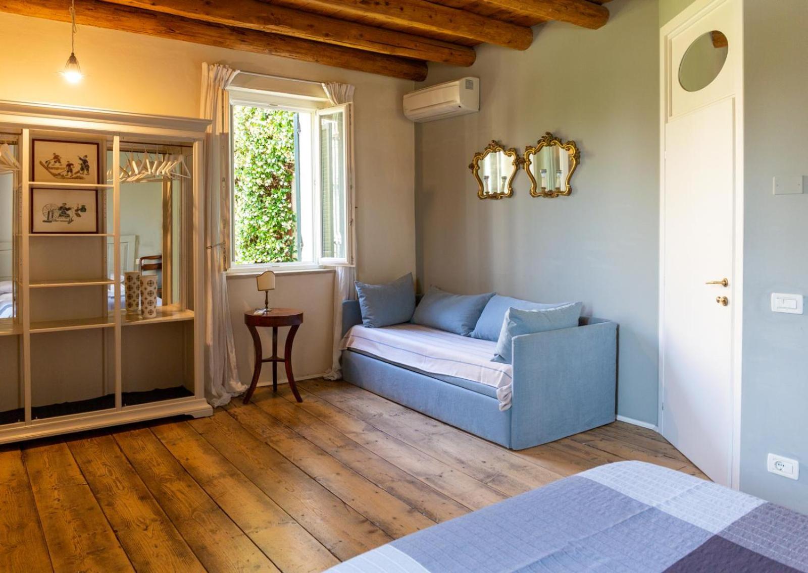 Triple Room with Private External Bathroom photo 1