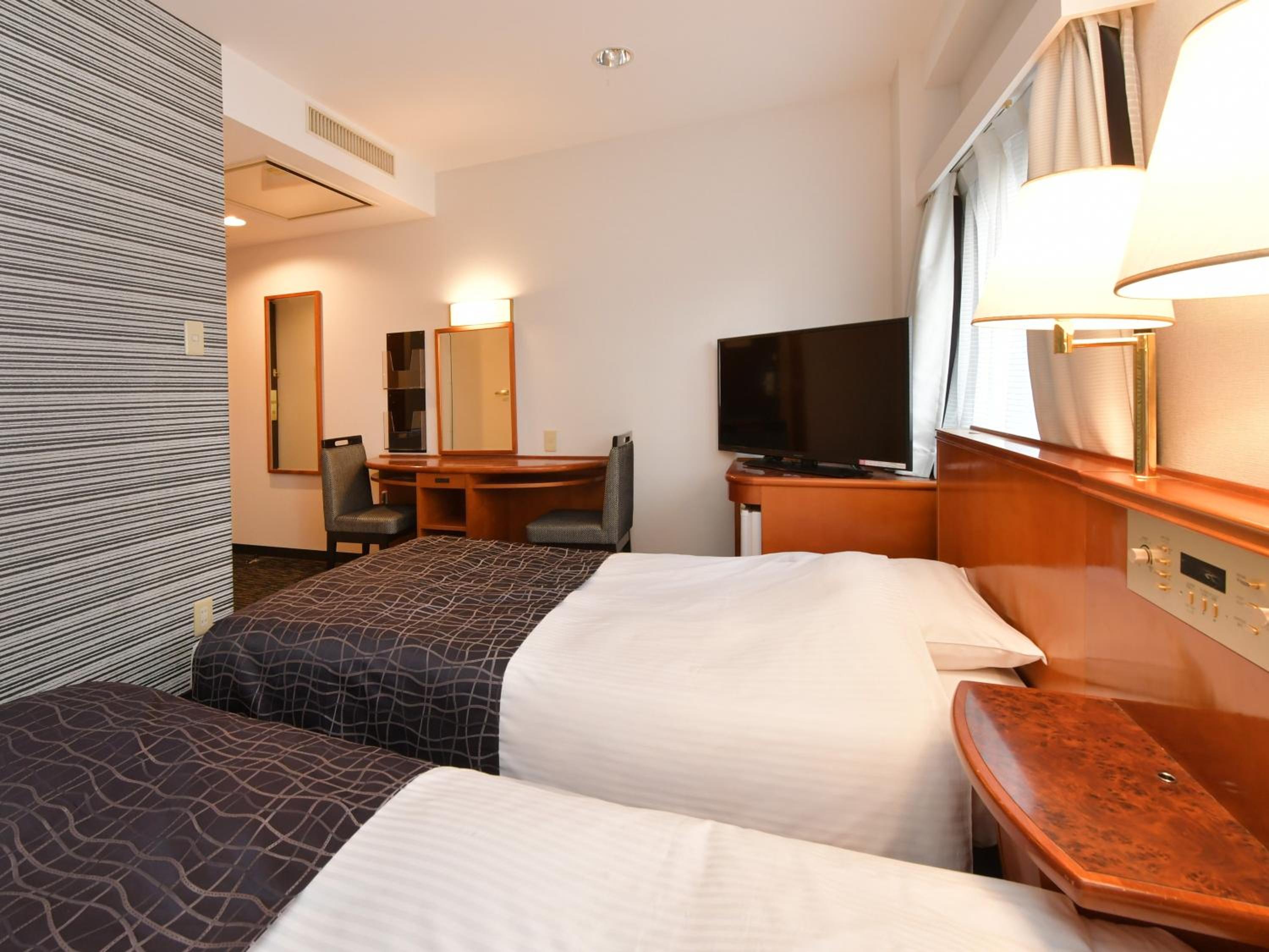 Twin Room - Non-Smoking - Photo 16