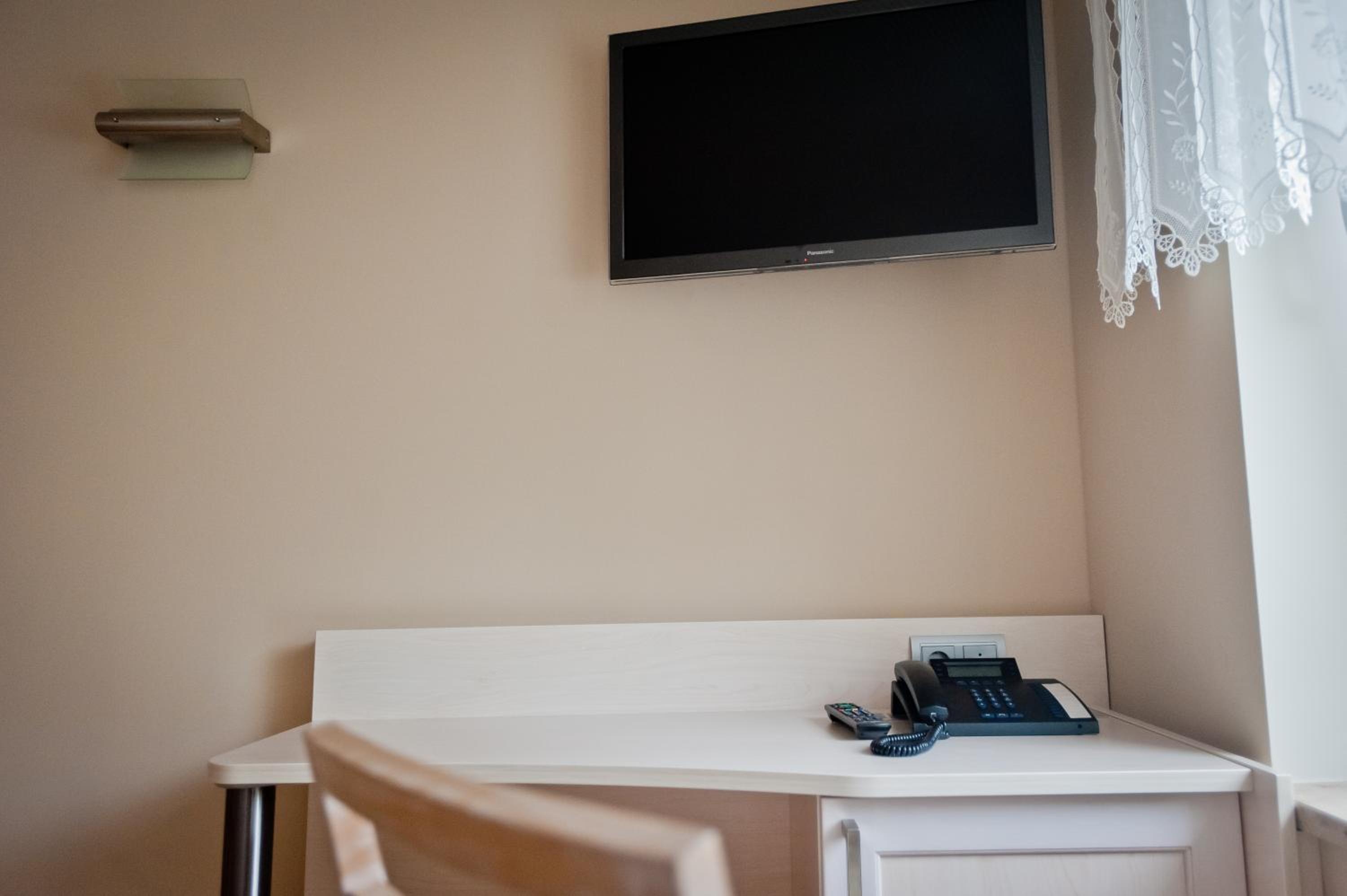 Double Room with Private Bathroom - Photo 2