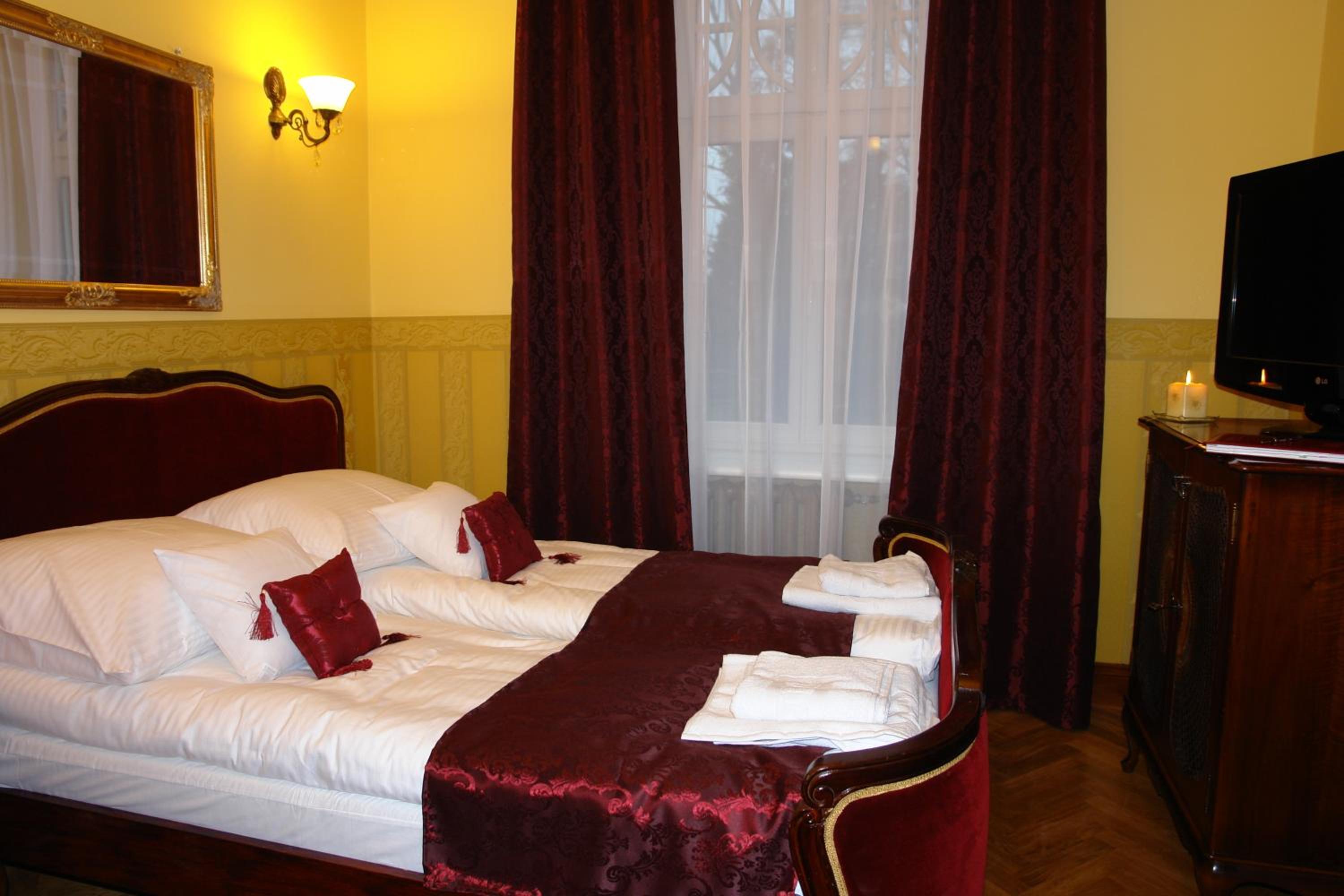 Small Double Room photo 1