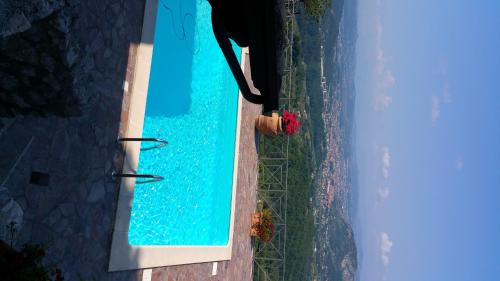 One-Bedroom Apartment with Balcony