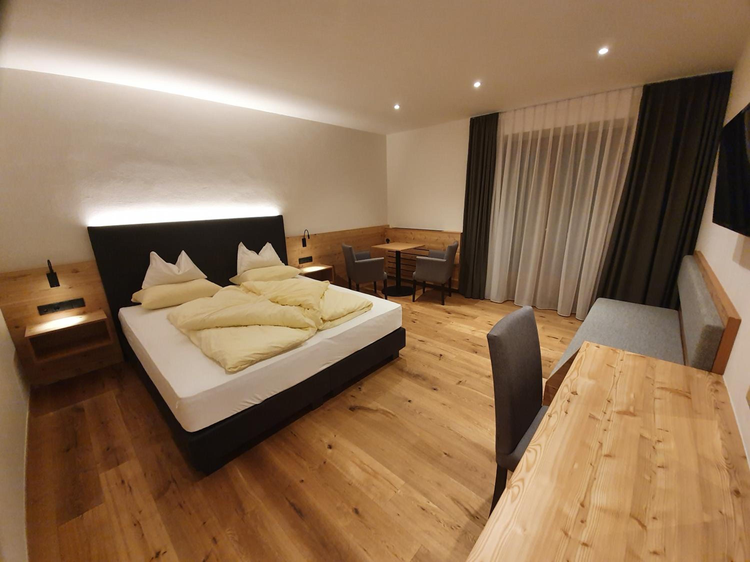Double Room - Photo 2