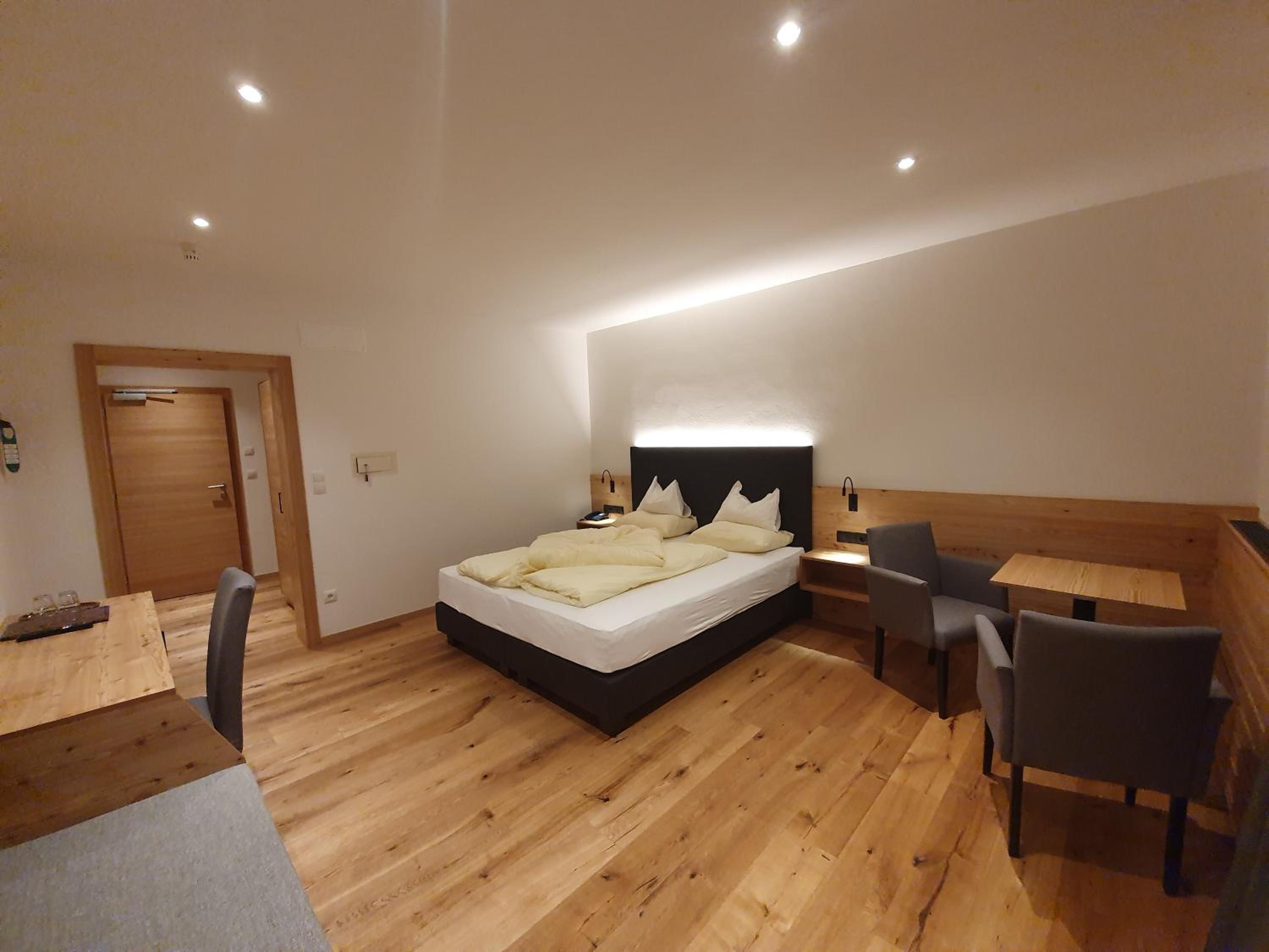 Double Room - Photo 14