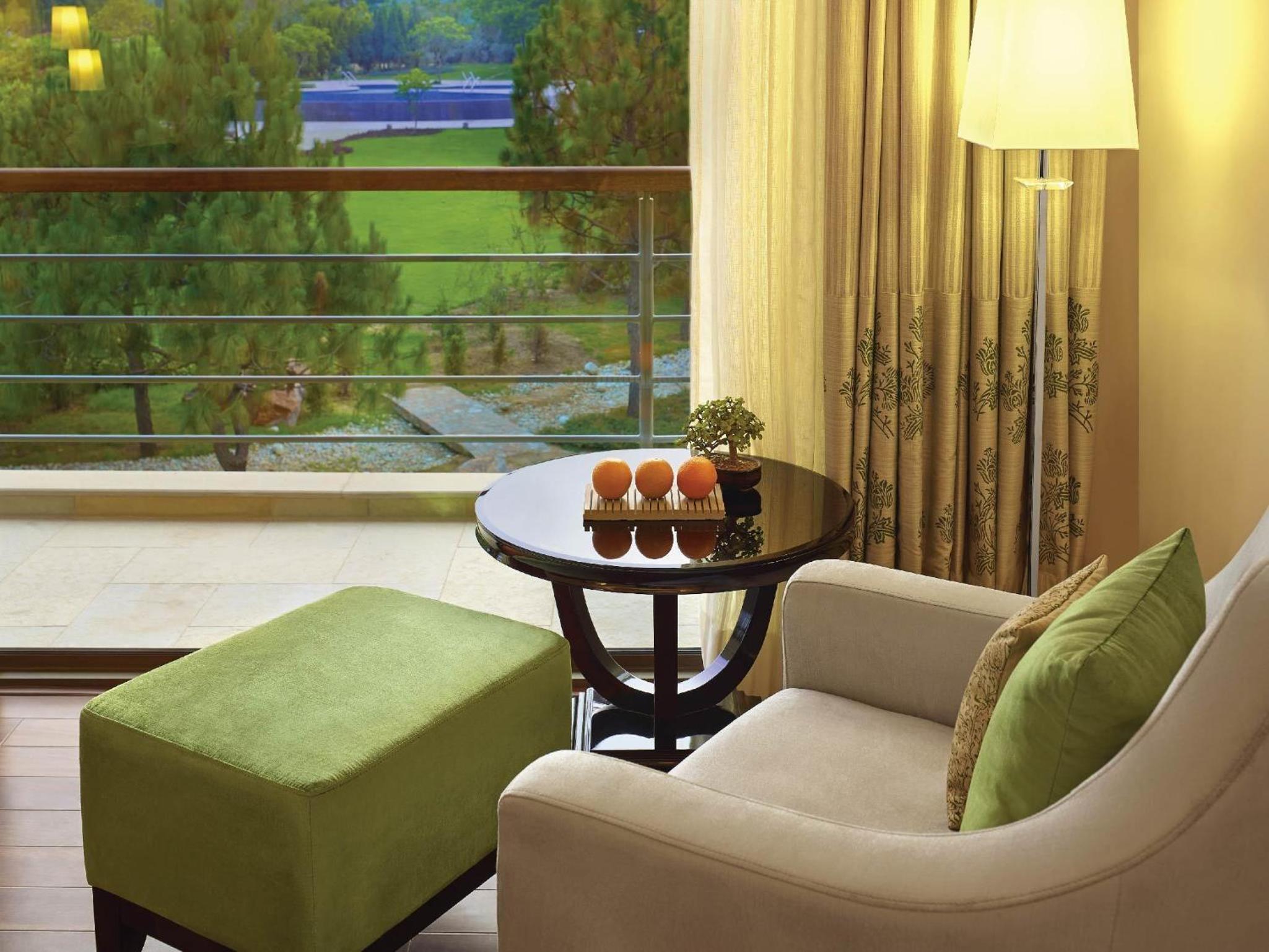 Luxury Room with Balcony - King Bed