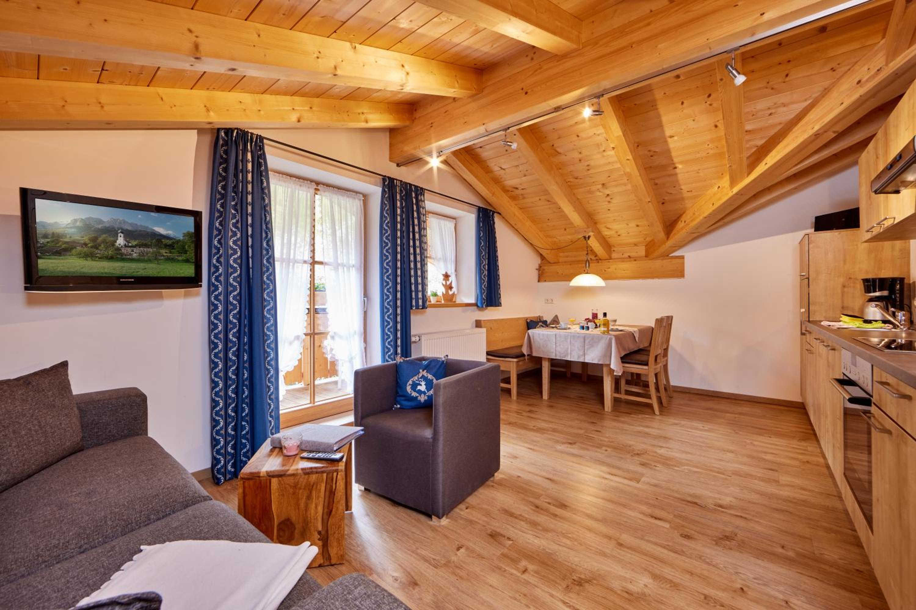 Holiday Apartment with Mountain View photo 1