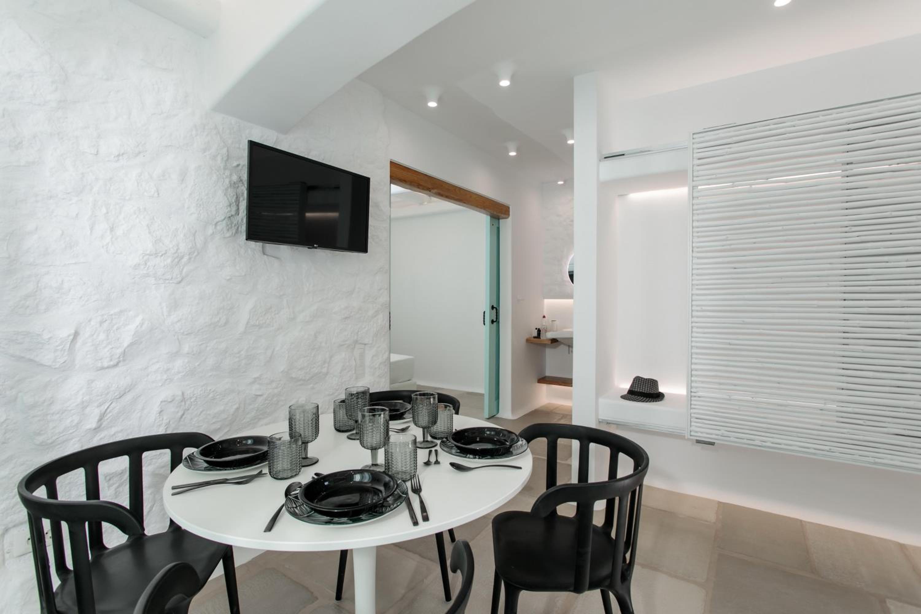 Premium Suite with Private Pool - Photo 3
