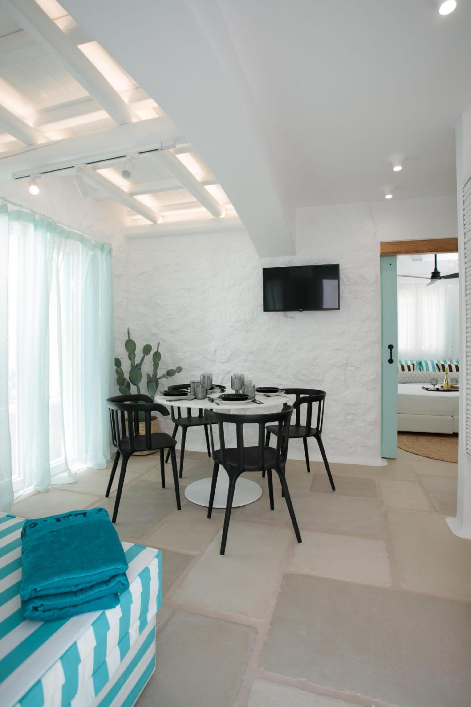Premium Suite with Private Pool - Photo 4