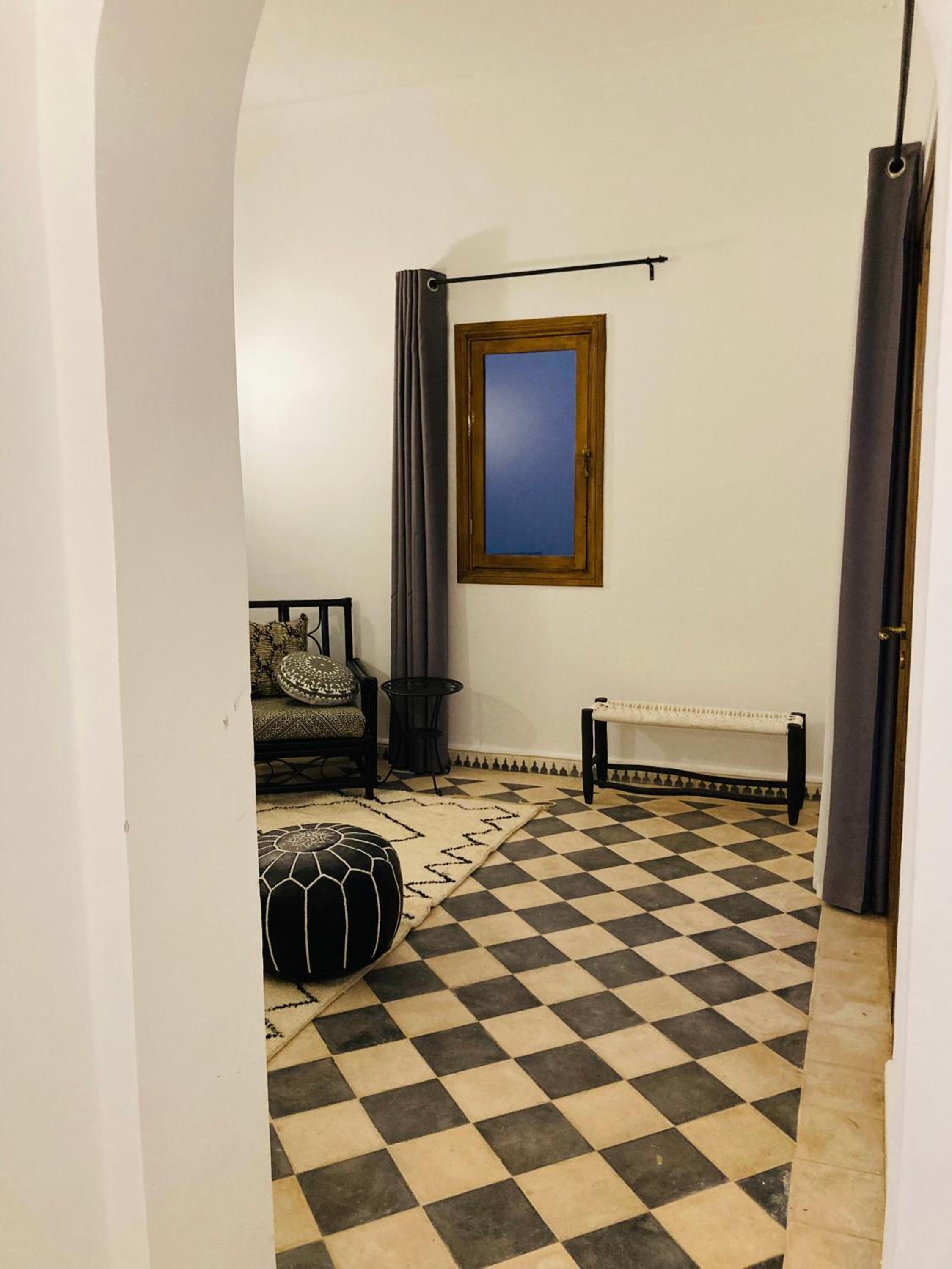 Suite with Pool View - Photo 8