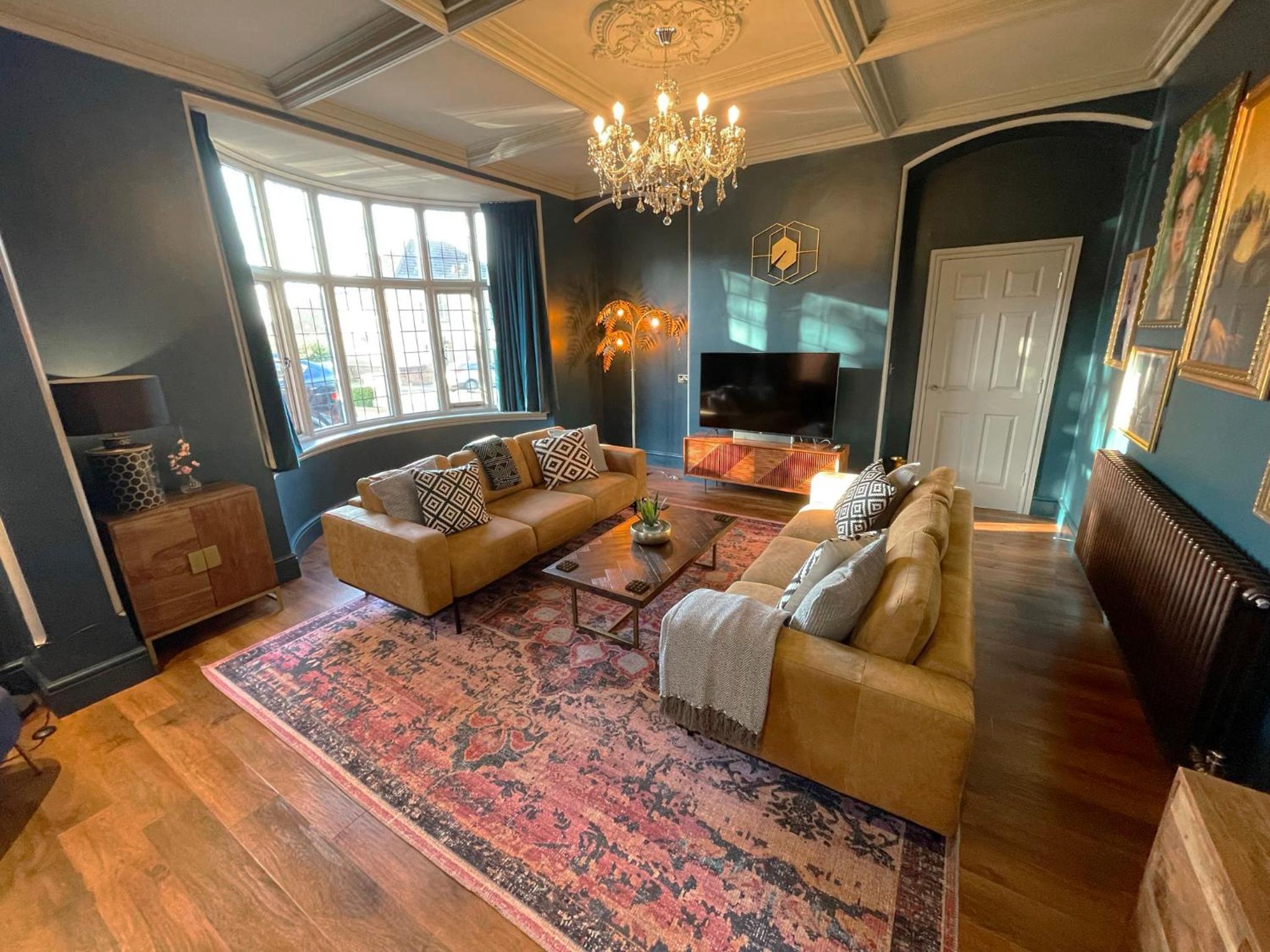 Three-Bedroom Apartment - Photo 48