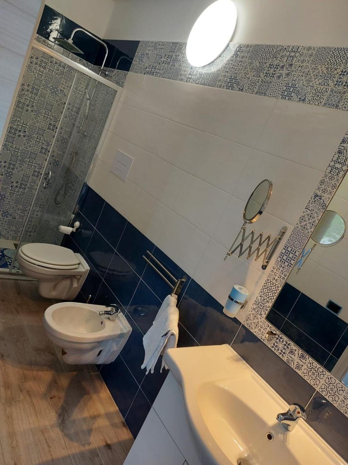 Double Room with Private Bathroom photo 2
