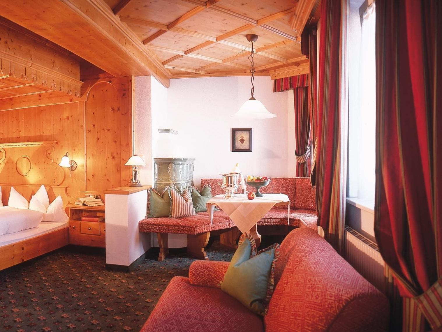 Deluxe Double Room with Balcony - Photo 7