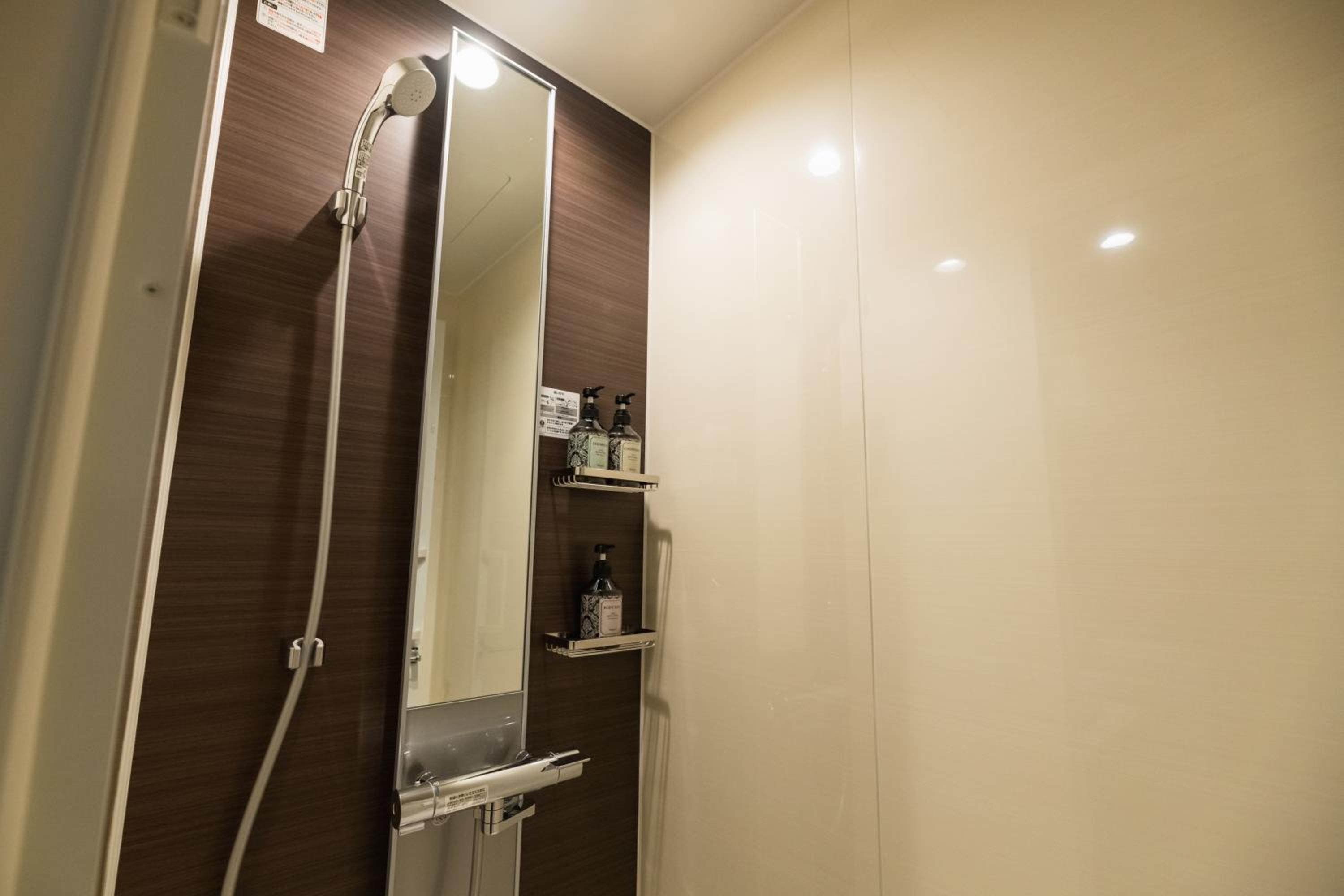 Standard Twin Room - Photo 7