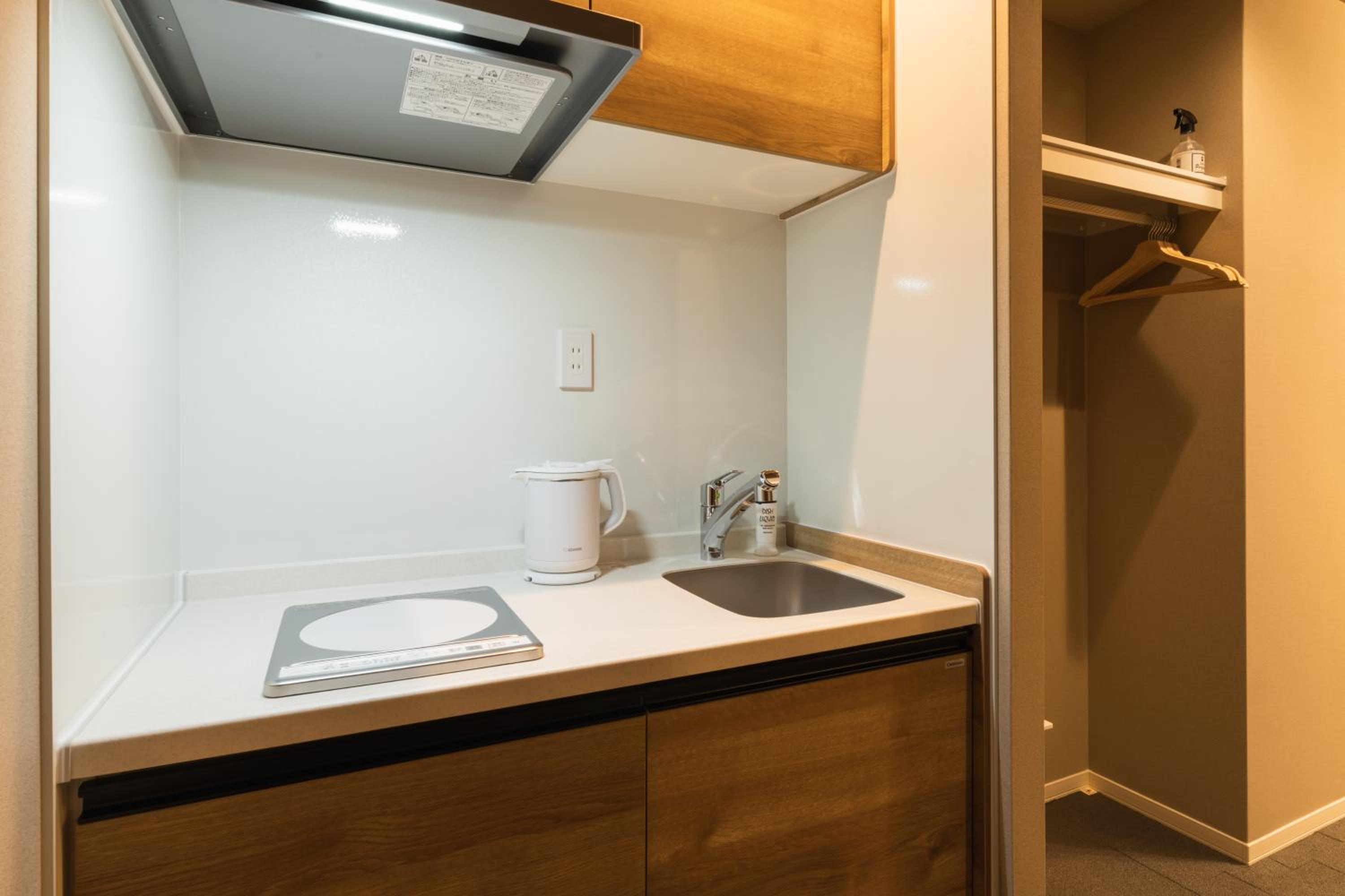 Standard Twin Room - Photo 12