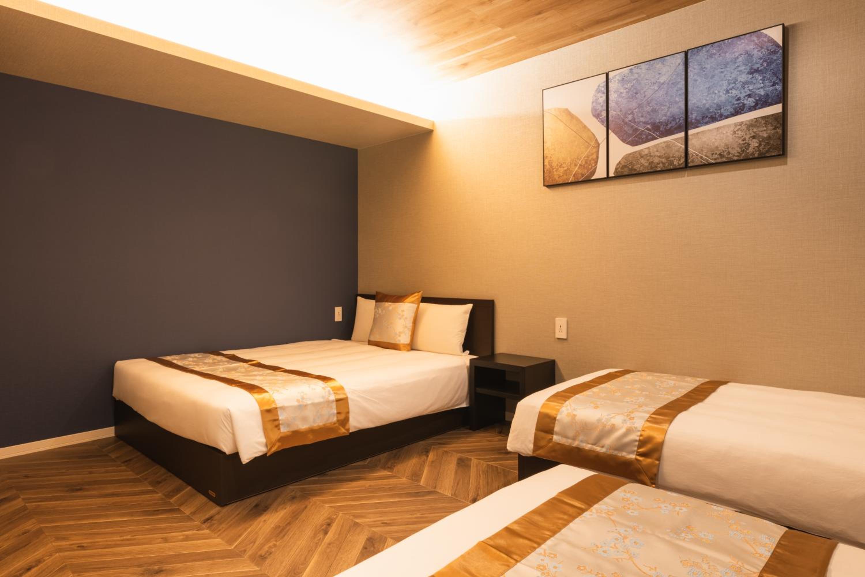 Deluxe Suite - Photo 7
