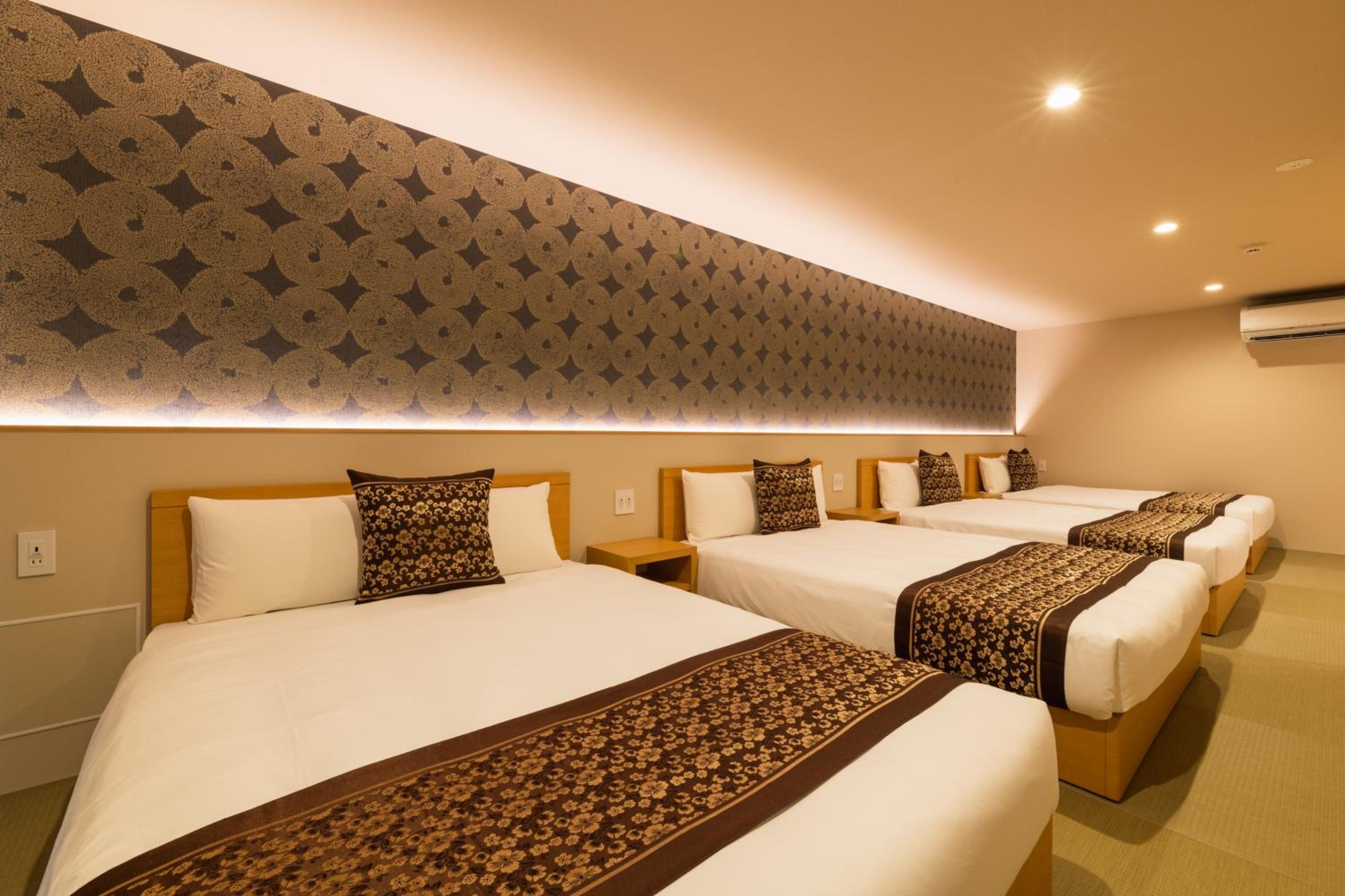 Executive Suite - Photo 12