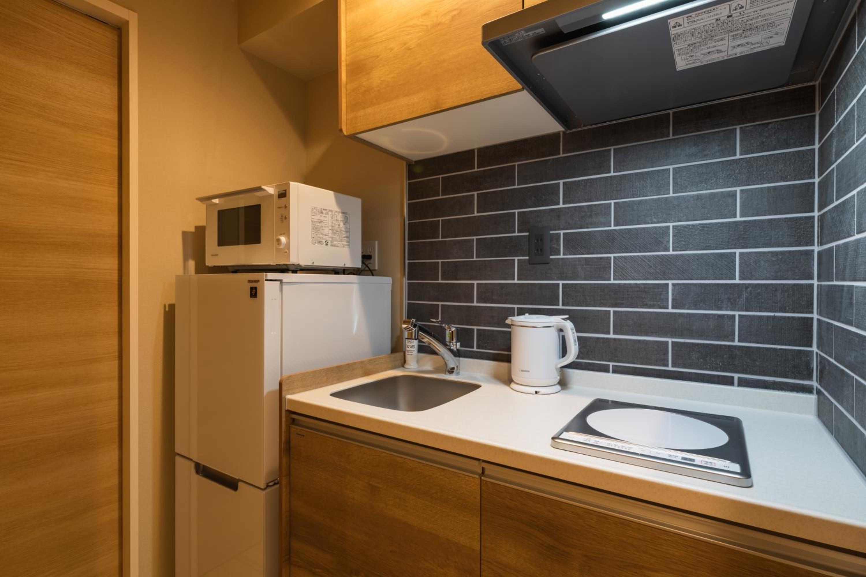 Executive Suite - Photo 11