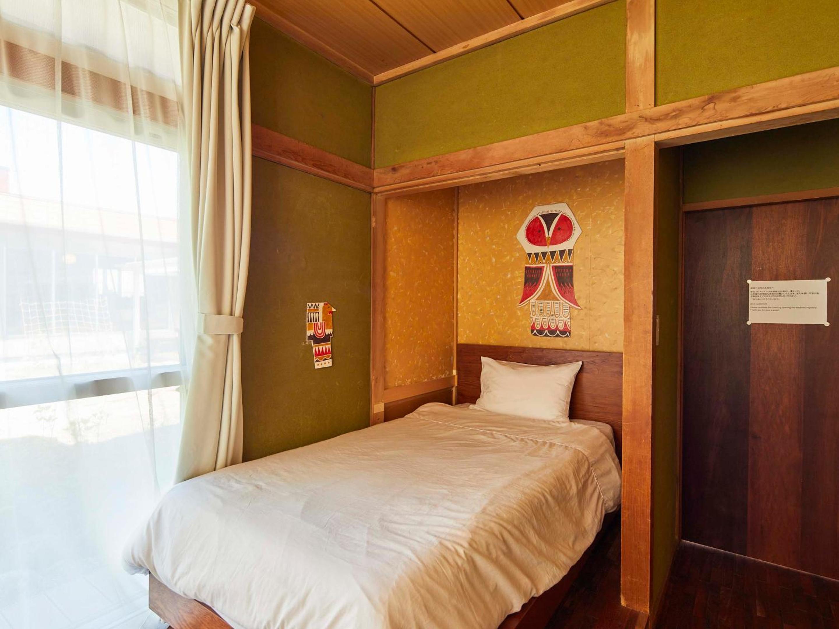 Twin Room with Shared Bathroom