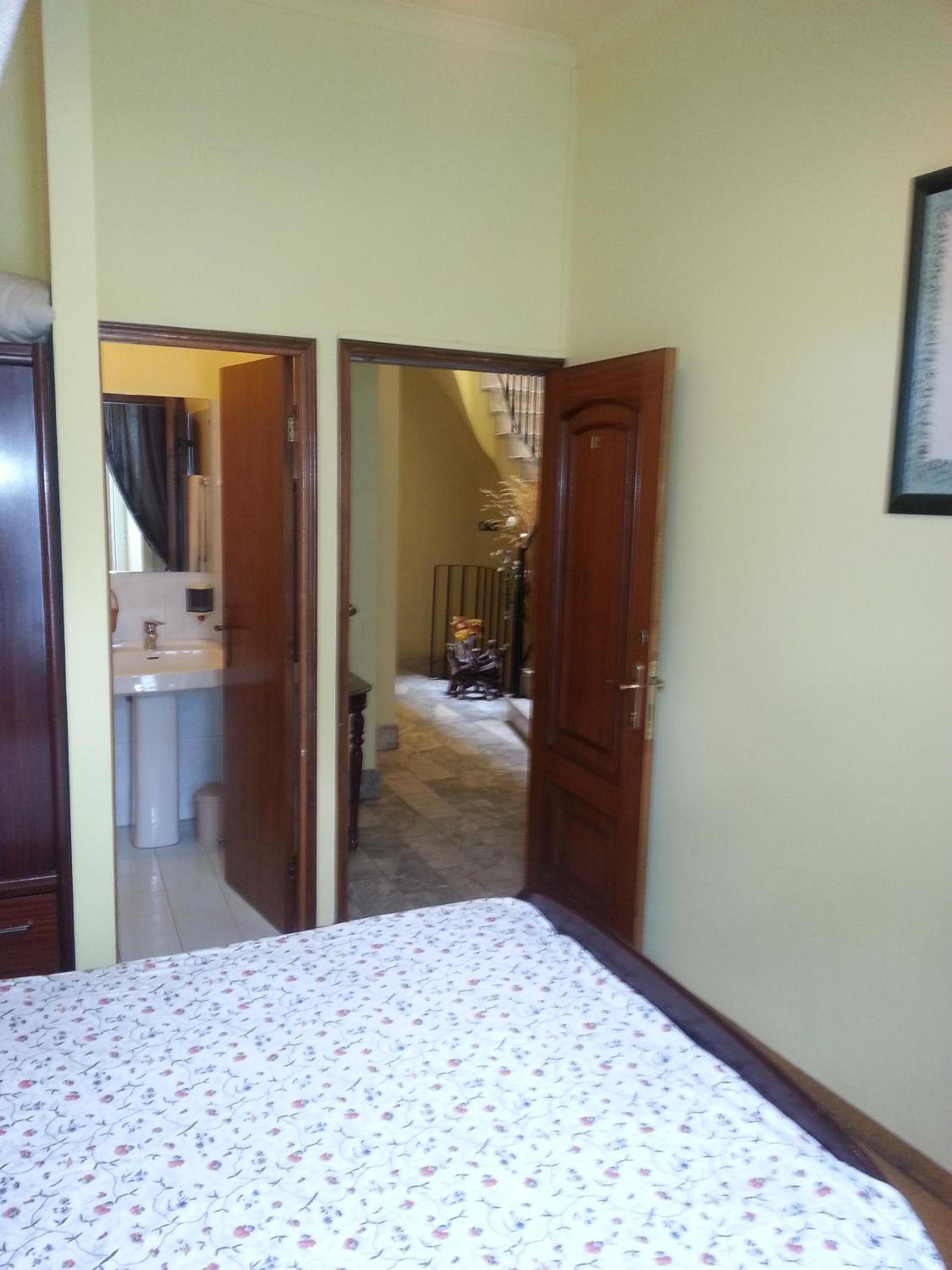 Twin Room - Photo 1
