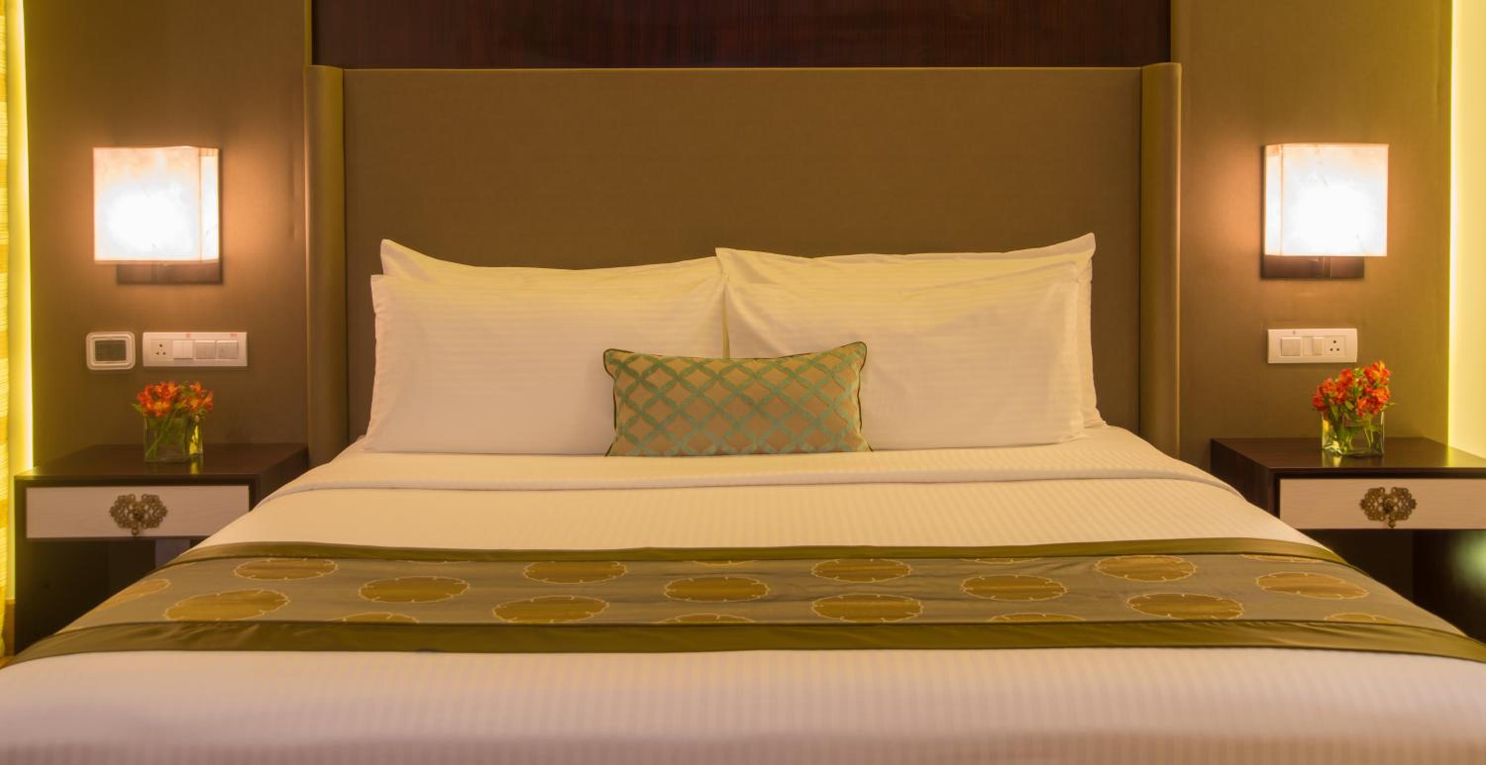Vivanta Suite Including Both Way Airport Transfers - Photo 10