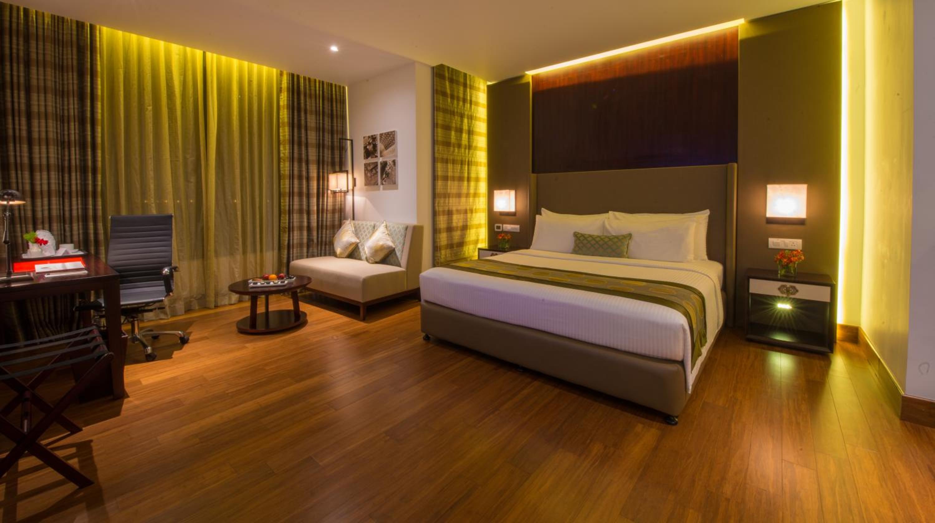 Vivanta Suite Including Both Way Airport Transfers - Photo 19