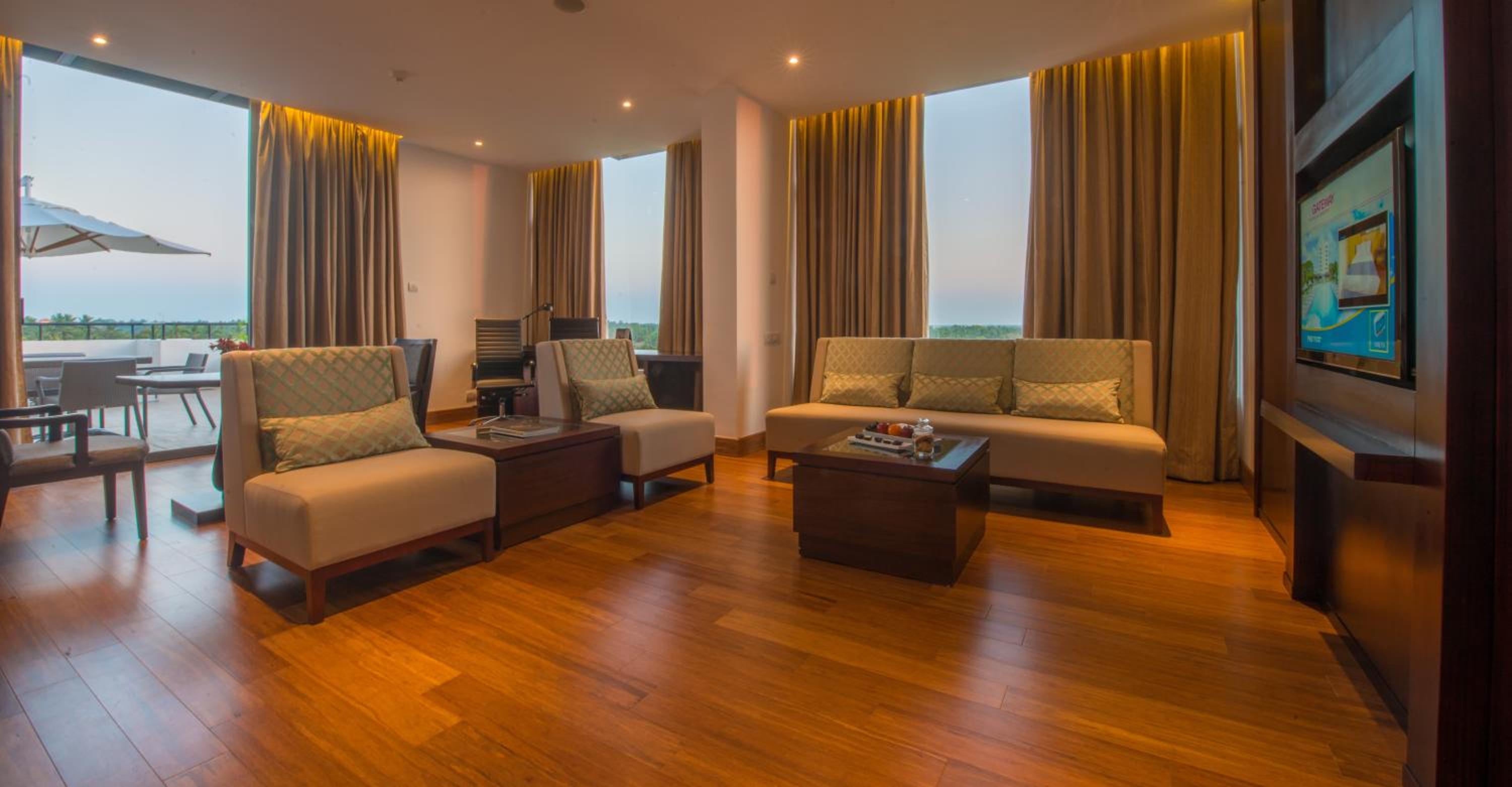 Vivanta Suite Including Both Way Airport Transfers - Photo 18